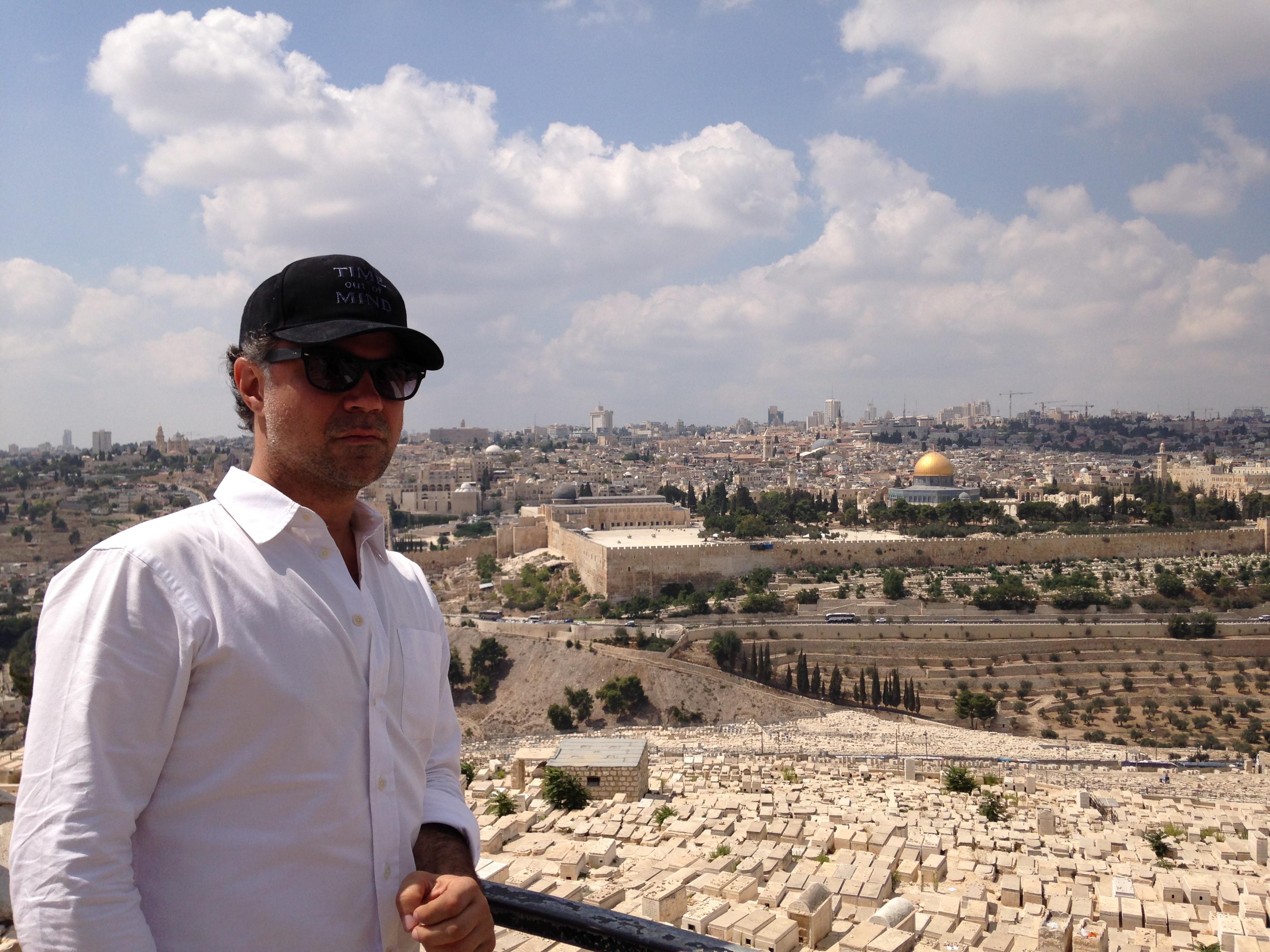 actor Lawrence Inglee large photo