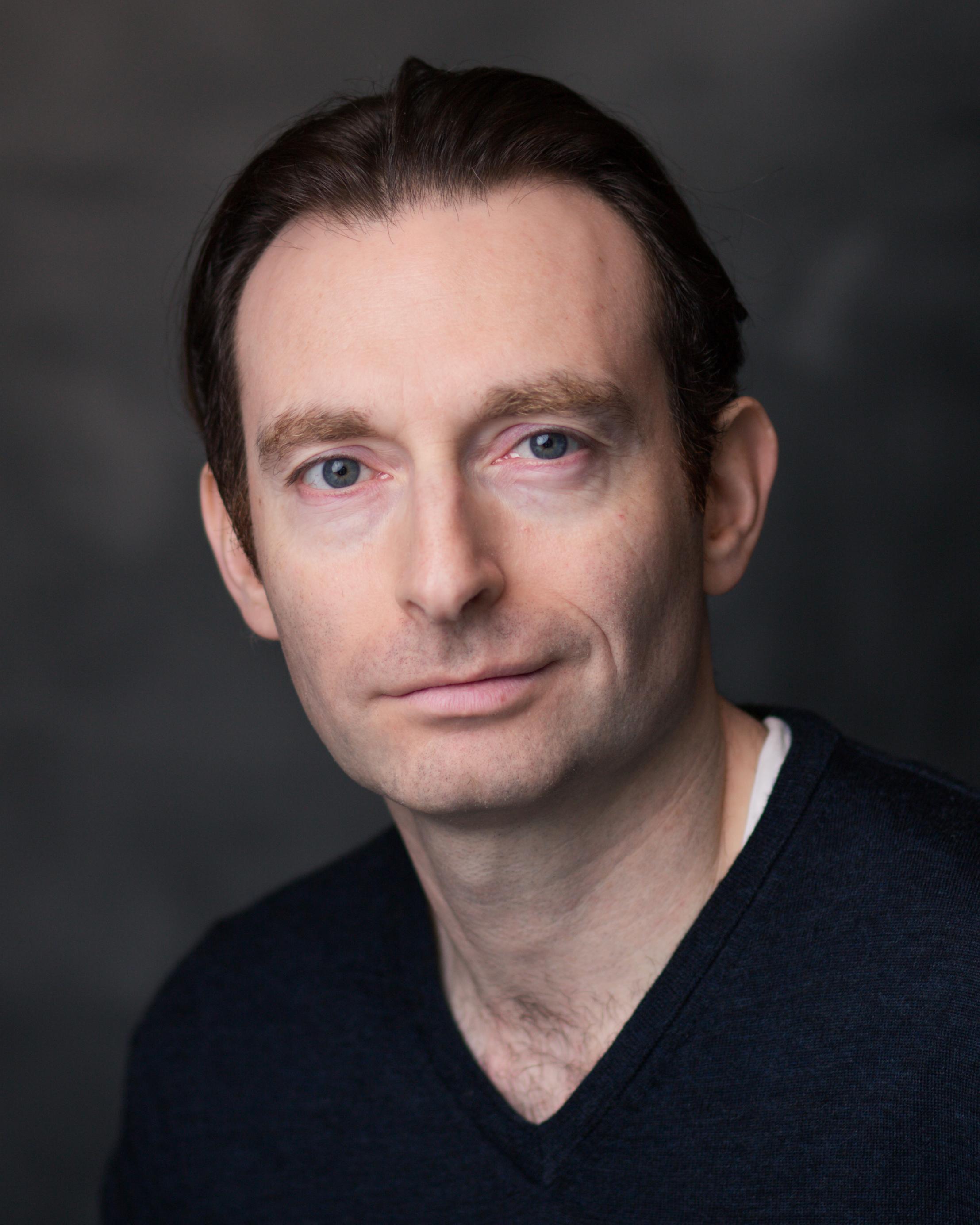 actor Nik Goldman large photo