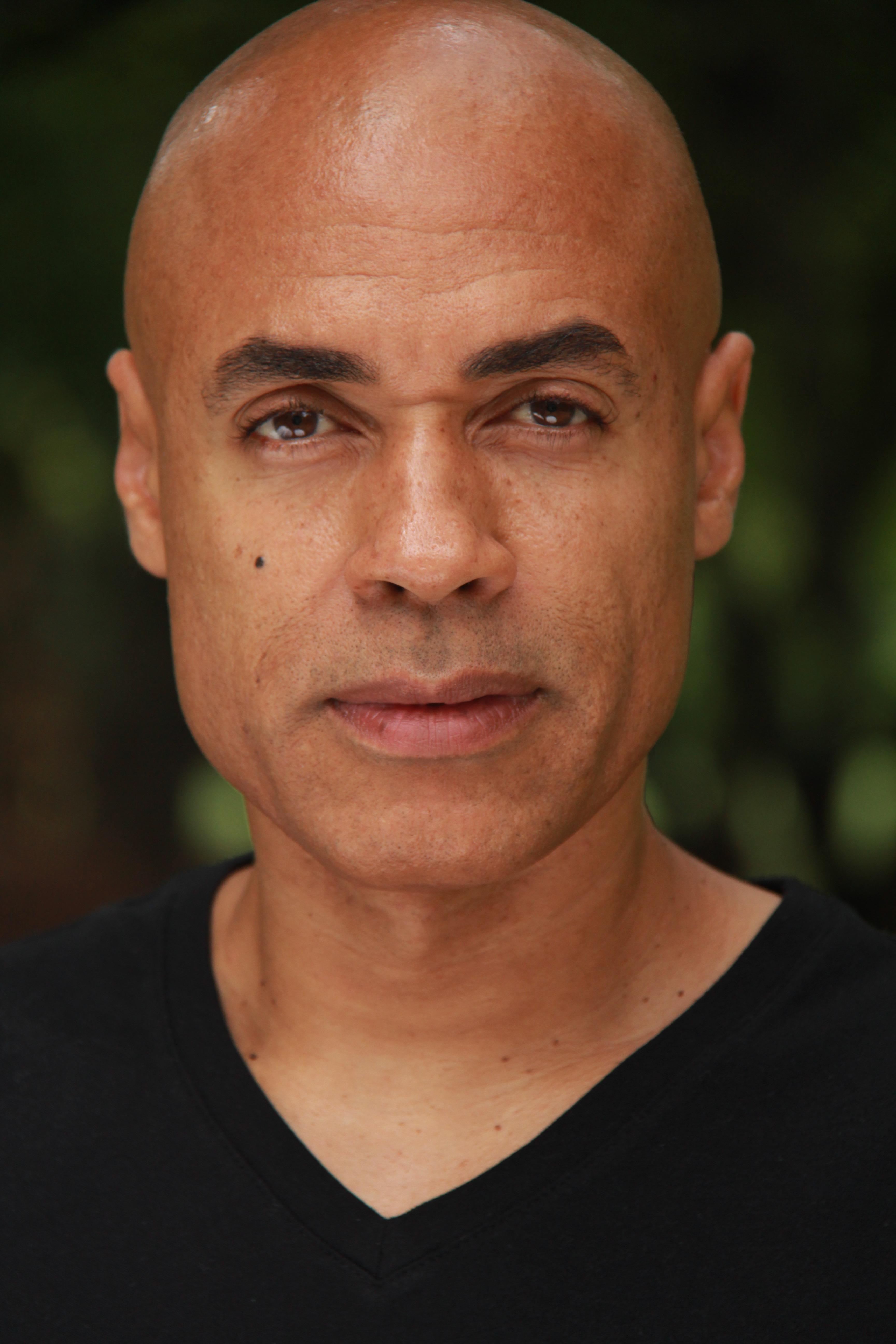 actor Cornelius Muller large photo