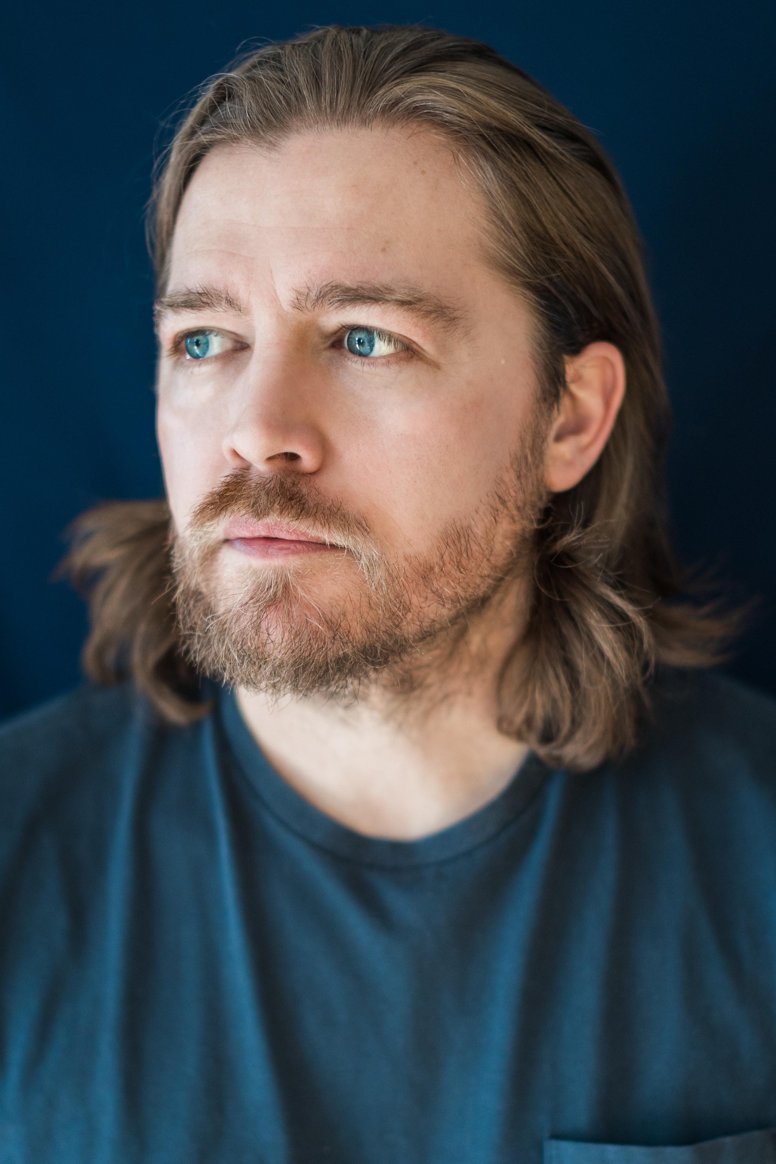 actor Trevor Peterson large photo