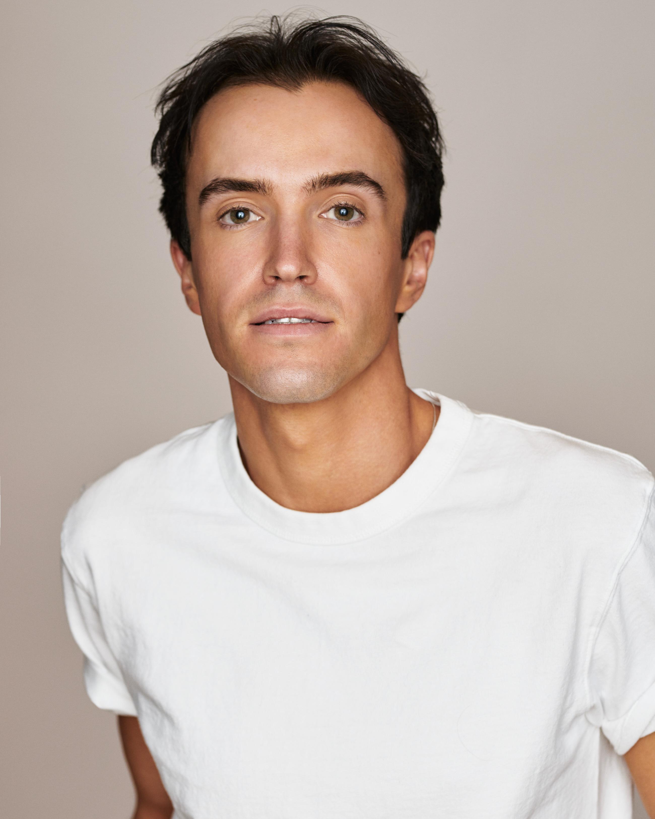 actor Jonathan Neil Alexander large photo