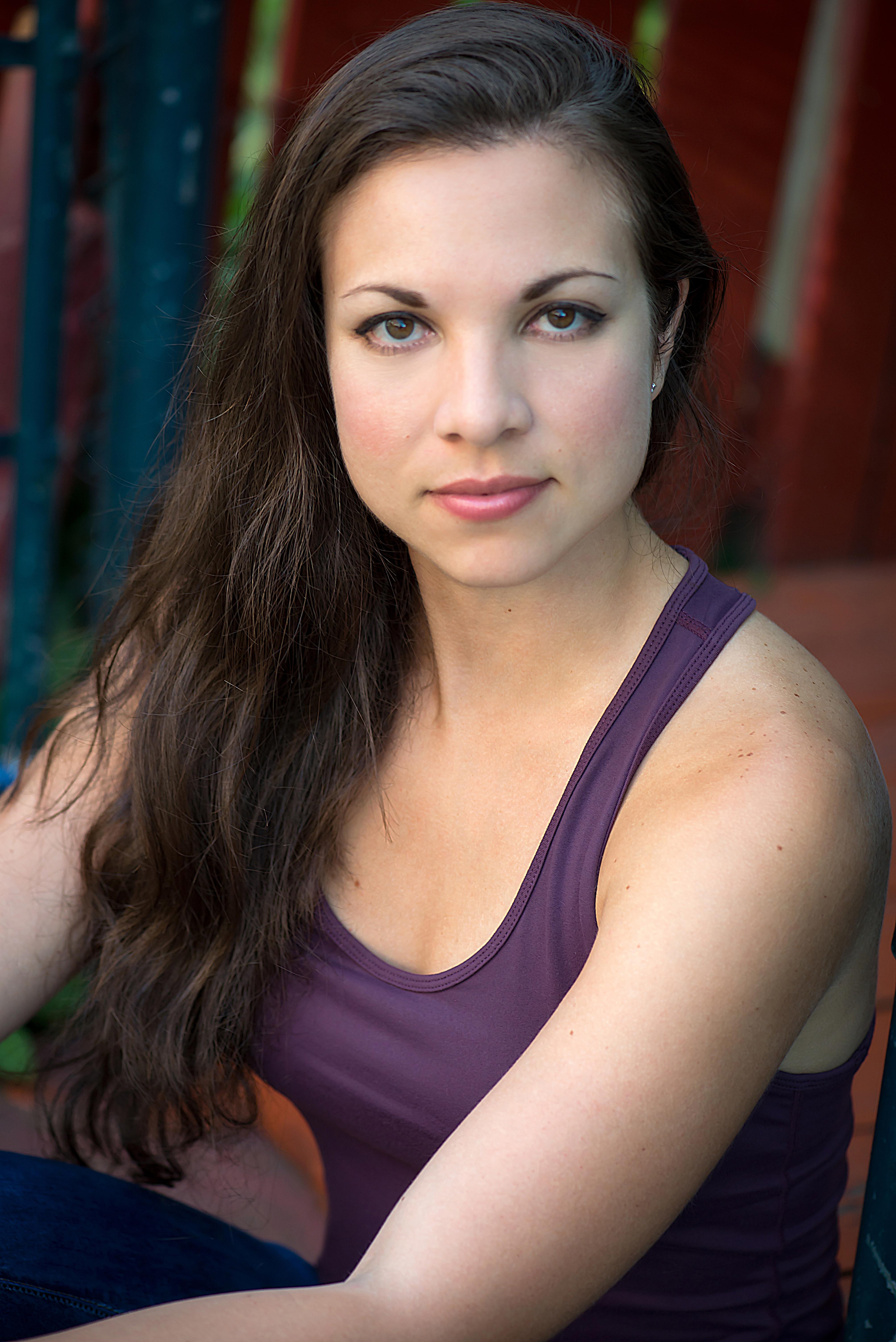 actor Camila Fitzgibbon large photo