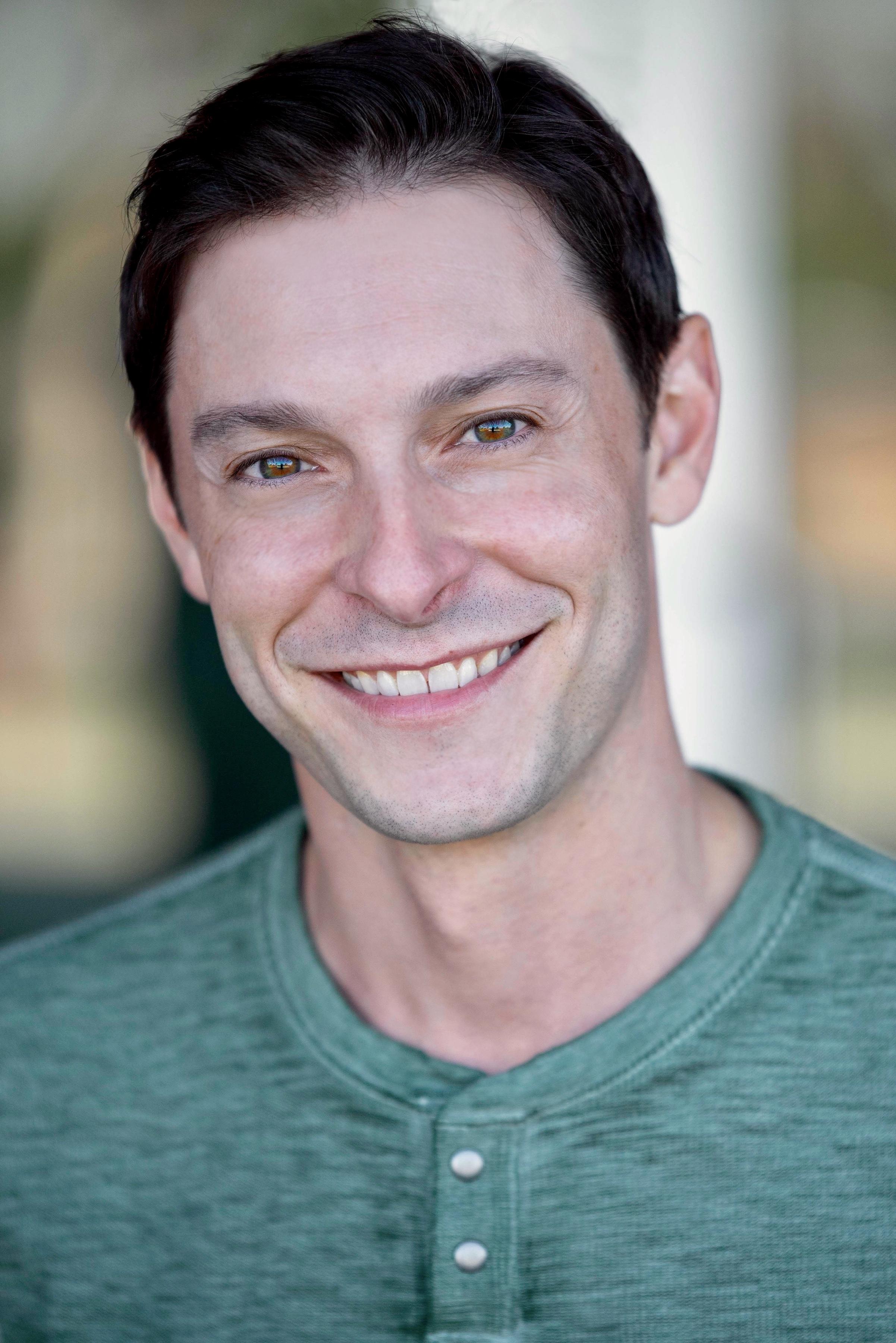 actor Chris Grabher large photo