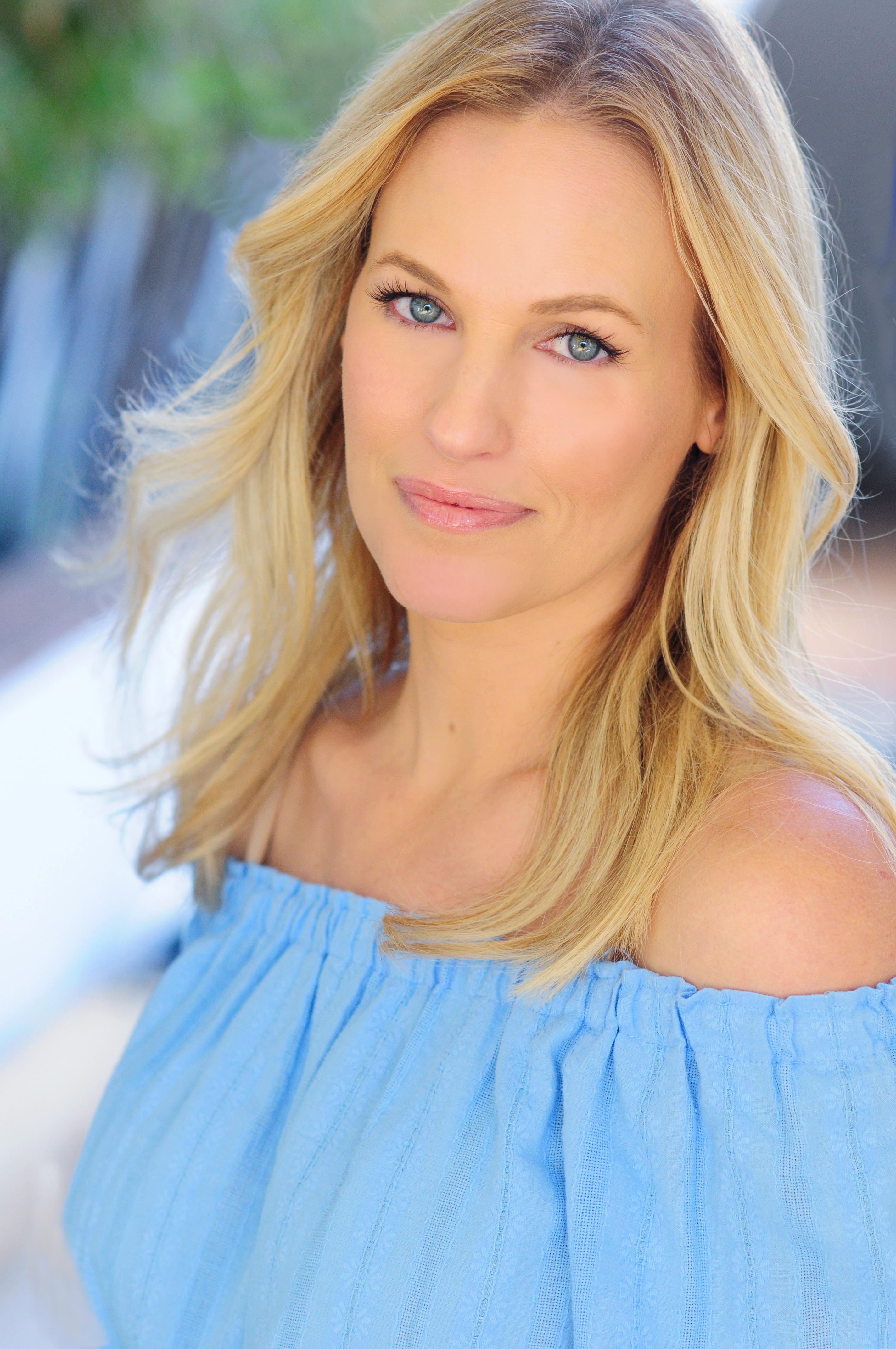 actor Kristi Clainos large photo