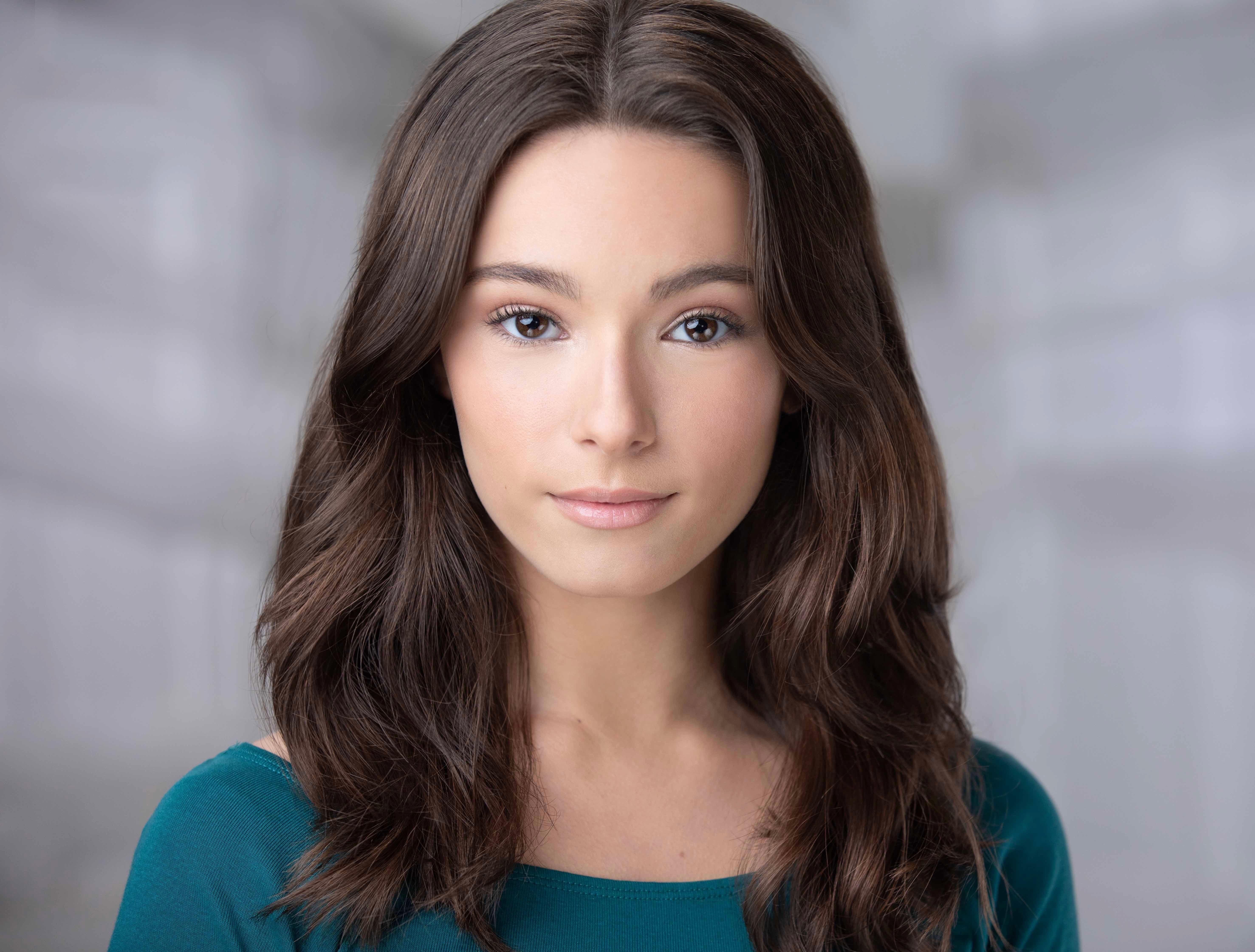 actor Devon Roth large photo