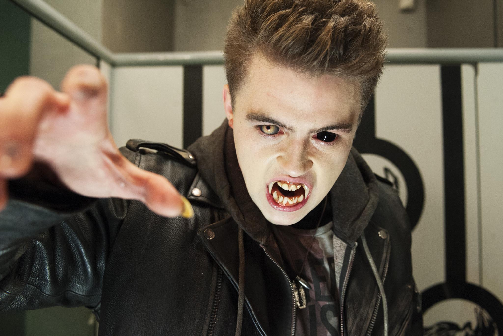 actor Chris Waller large photo