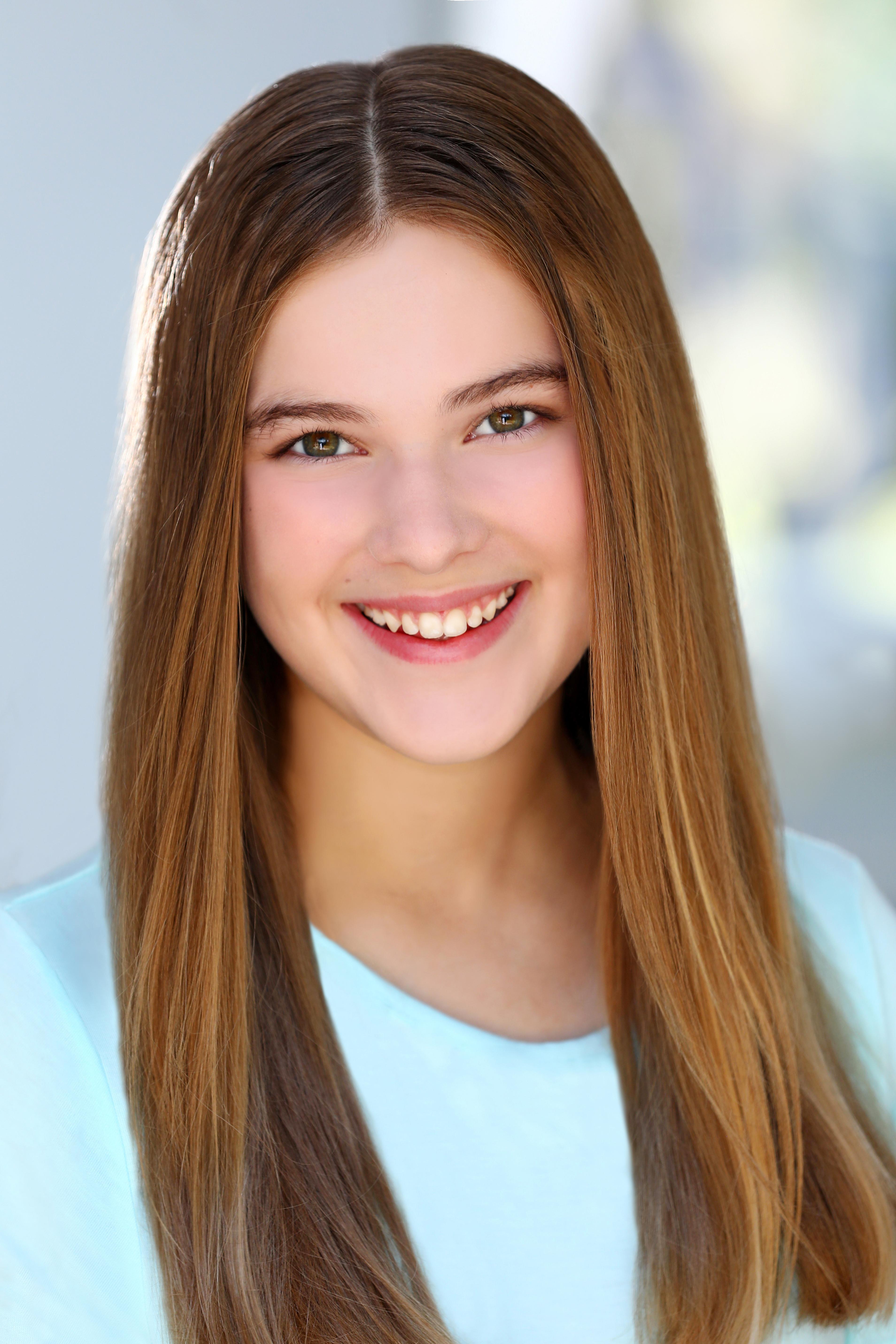 actor Danielle Guilbot large photo