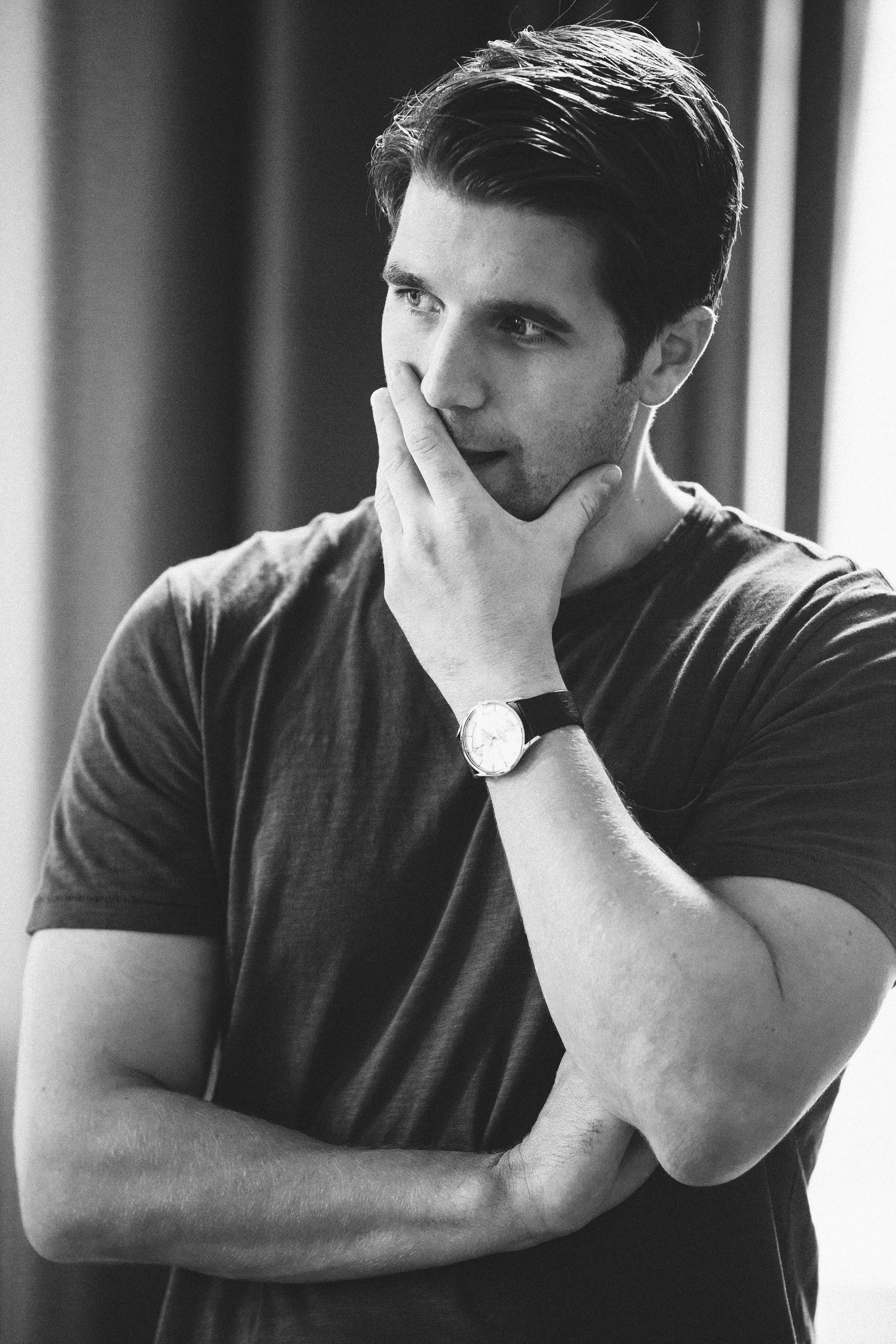 actor Adam Howden large photo