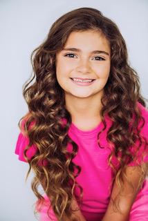 actor Mia Thibodeaux large photo