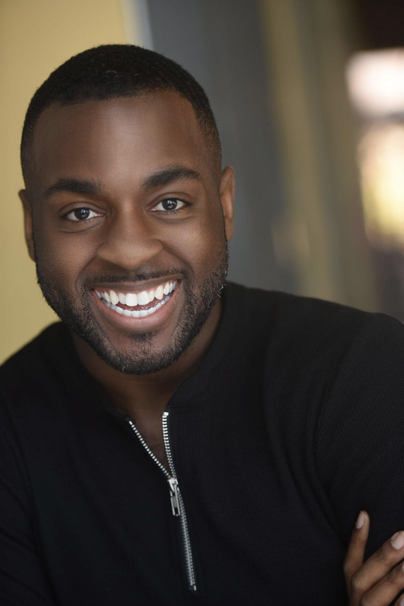 actor Taylor LeRon large photo