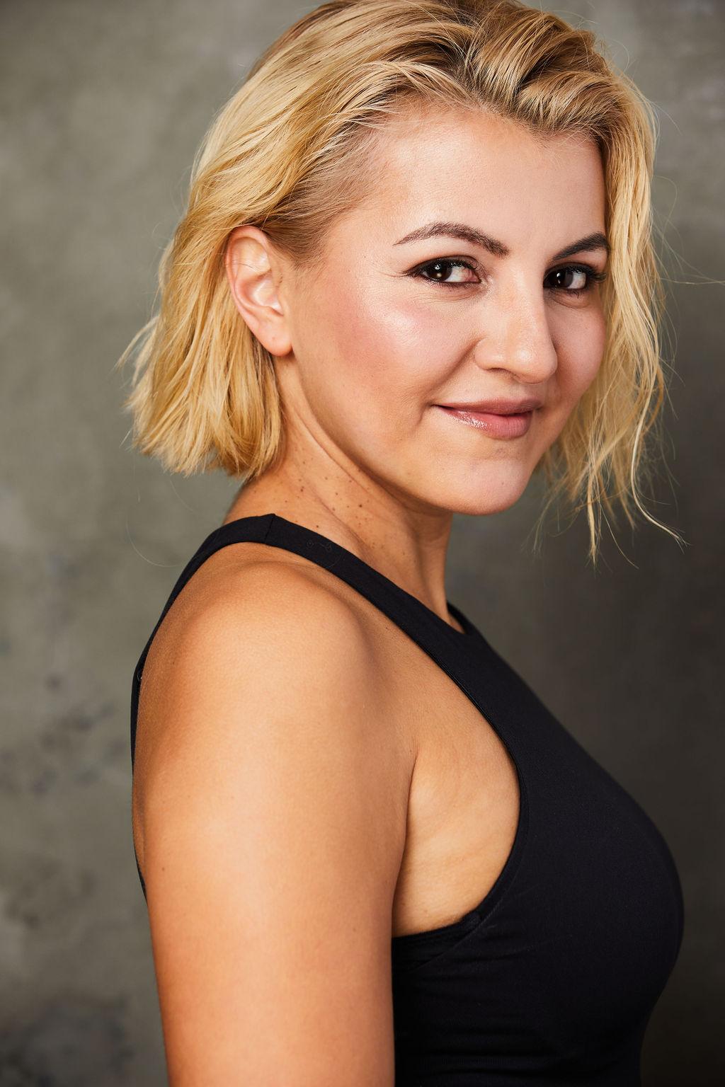 actor Stephanie Matson large photo