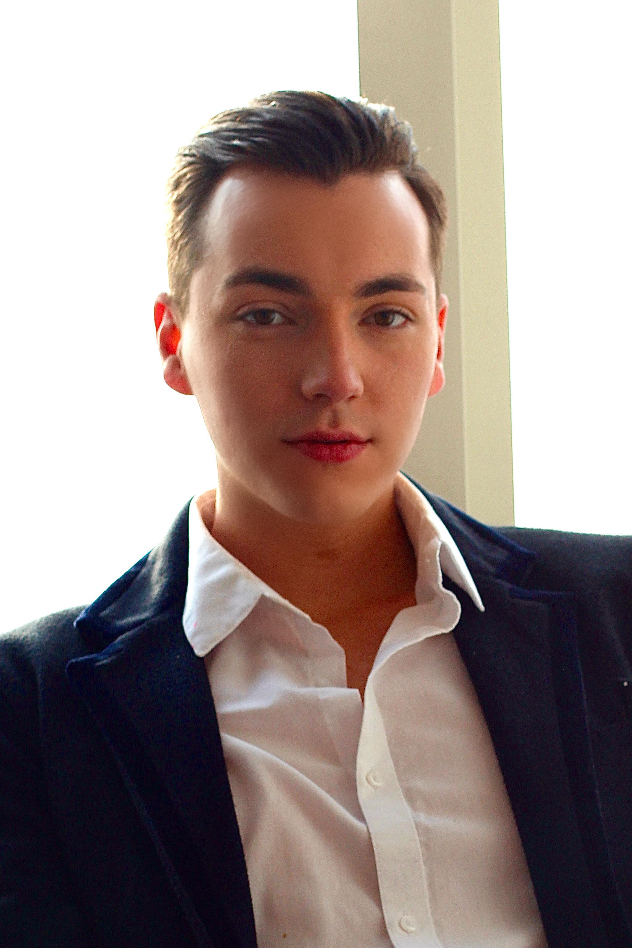 actor Andrew Brennen large photo