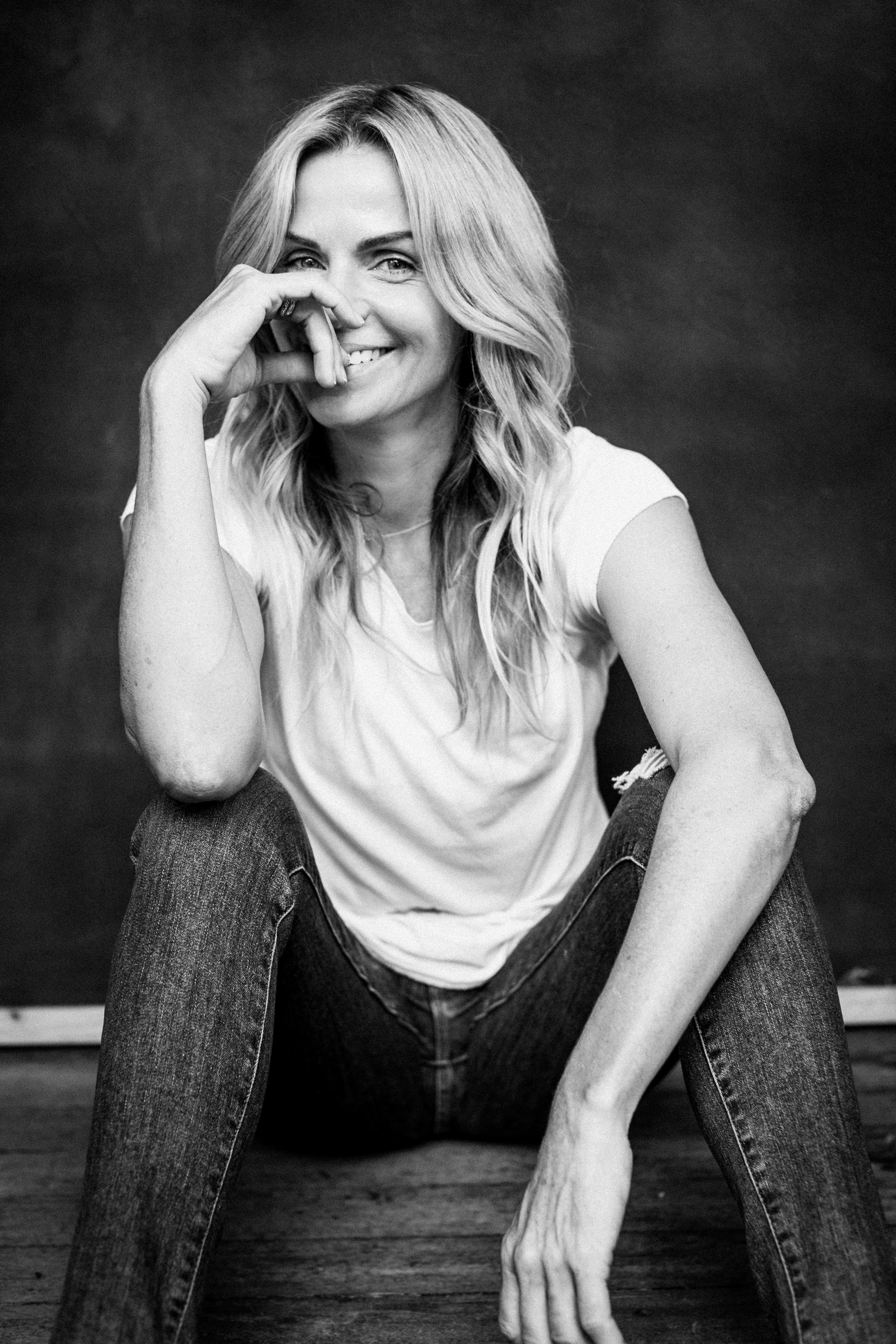 actor Ingrid Kavelaars large photo