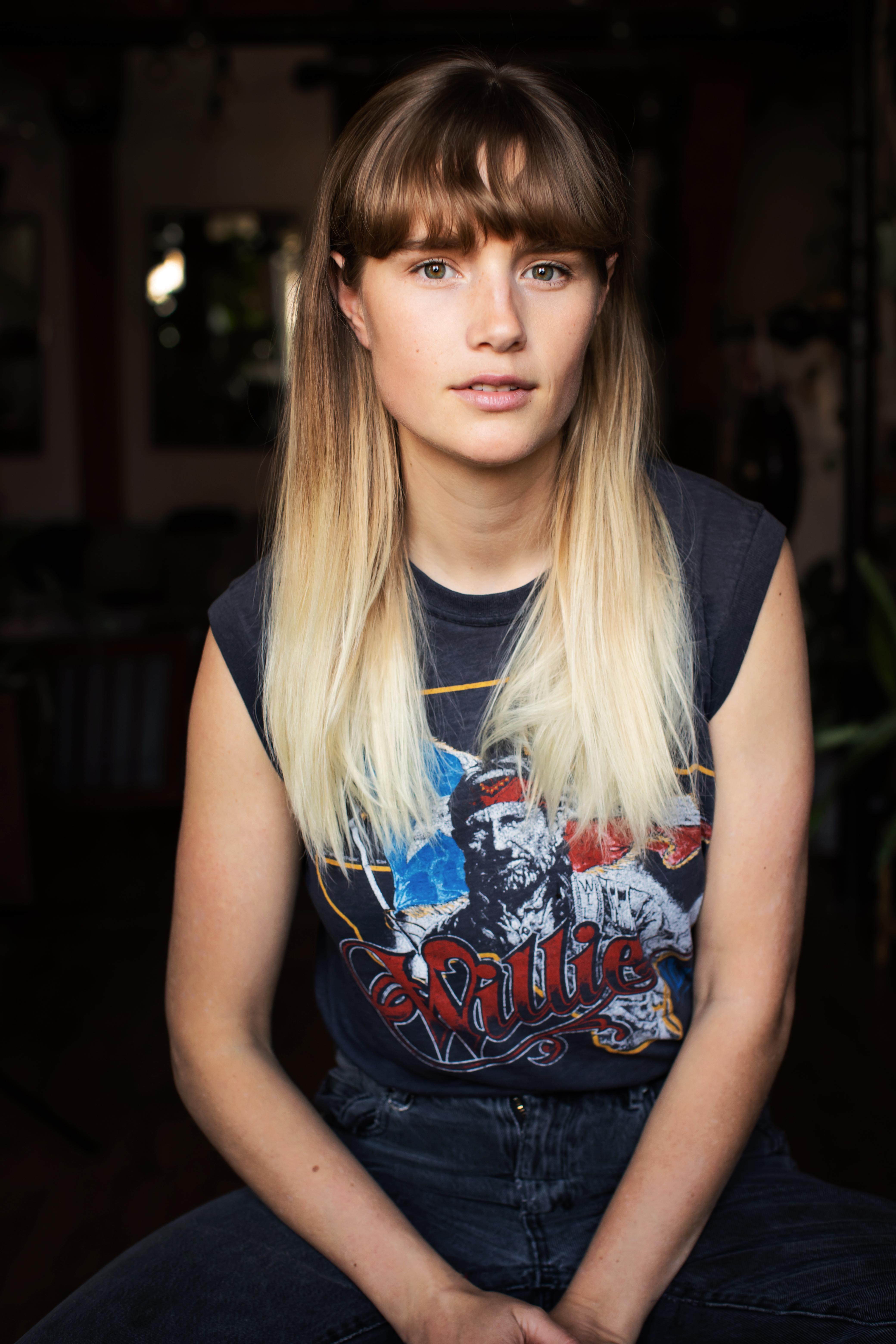 actor Libby Osler large photo