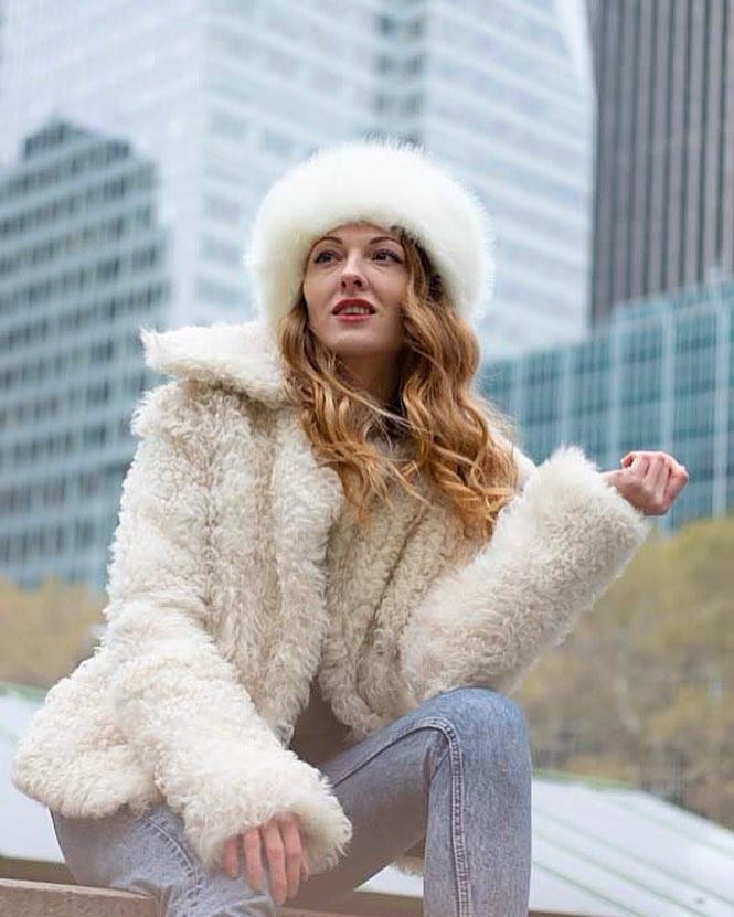 actor Yana Mulder large photo