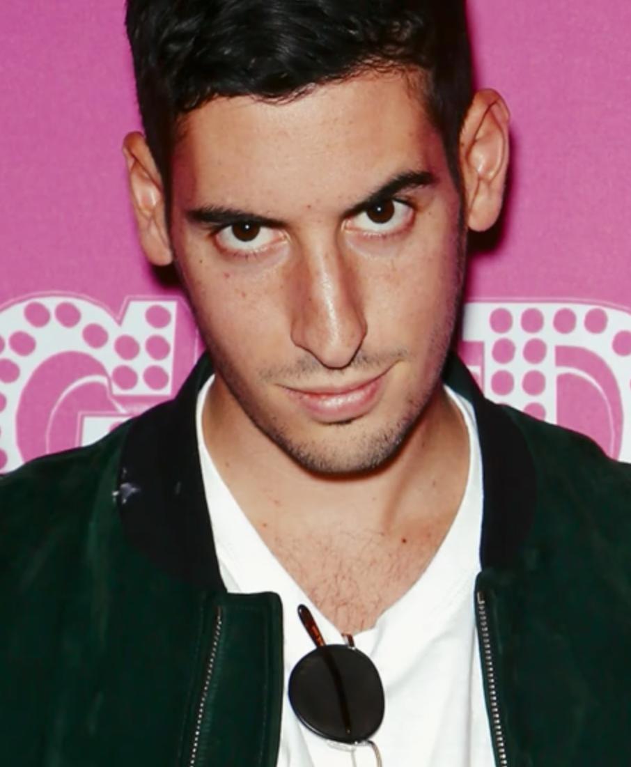 actor Elliot Tebele large photo