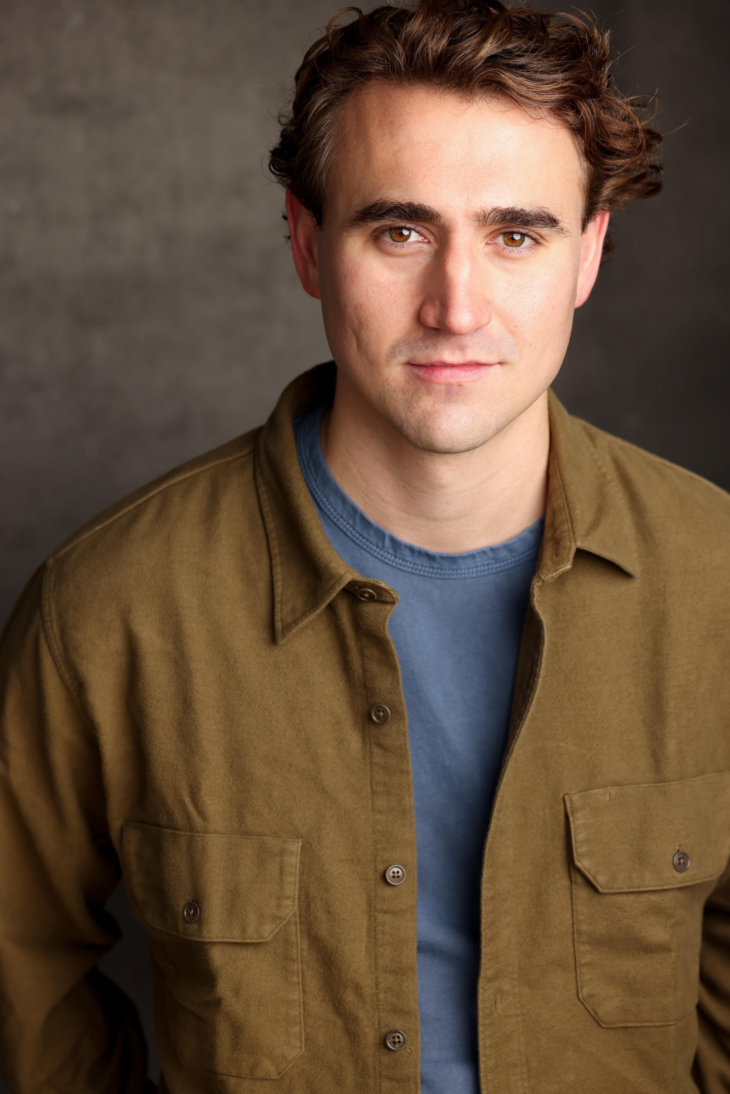 actor Jon Michael Simpson large photo