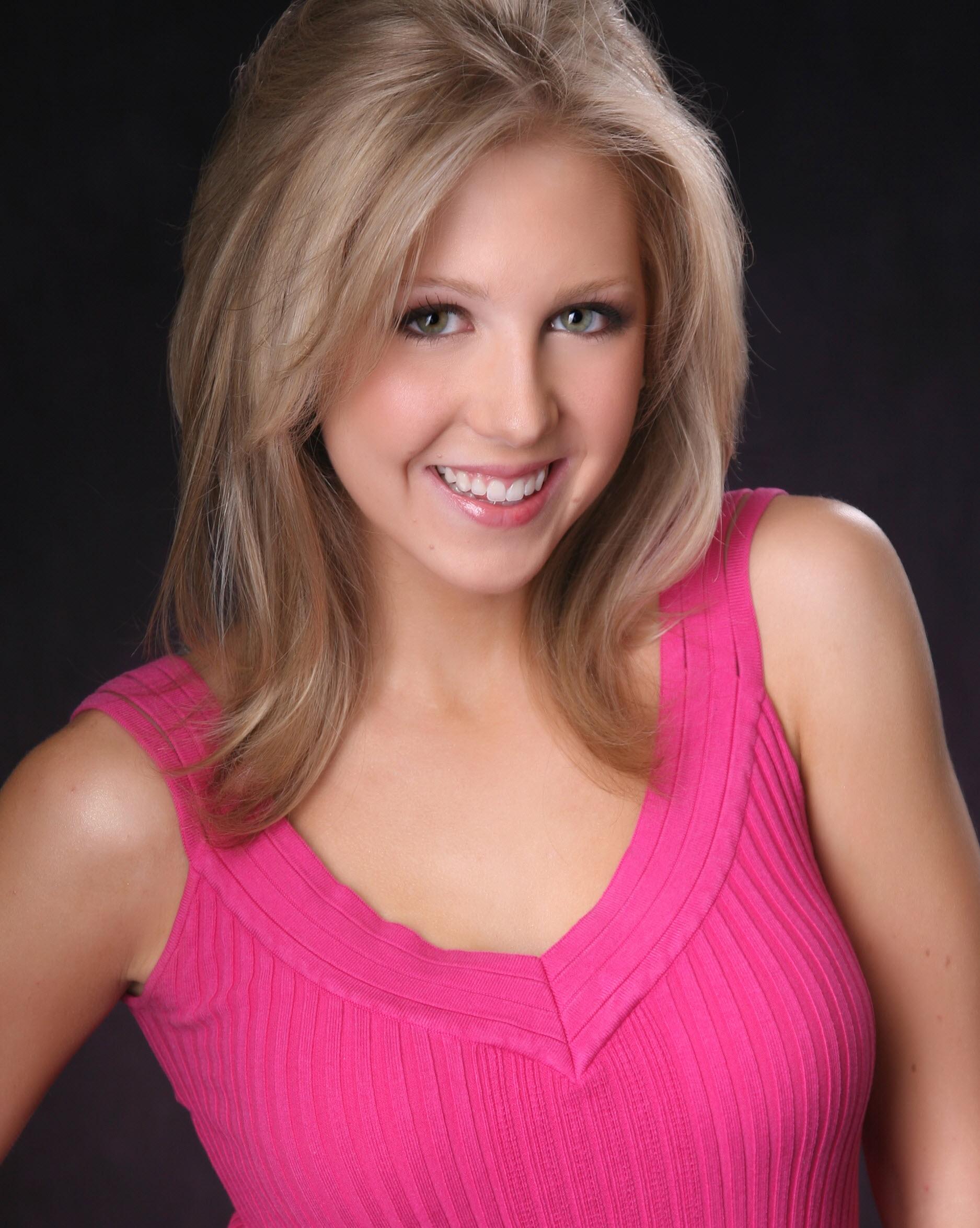 actor Karli Barnett large photo