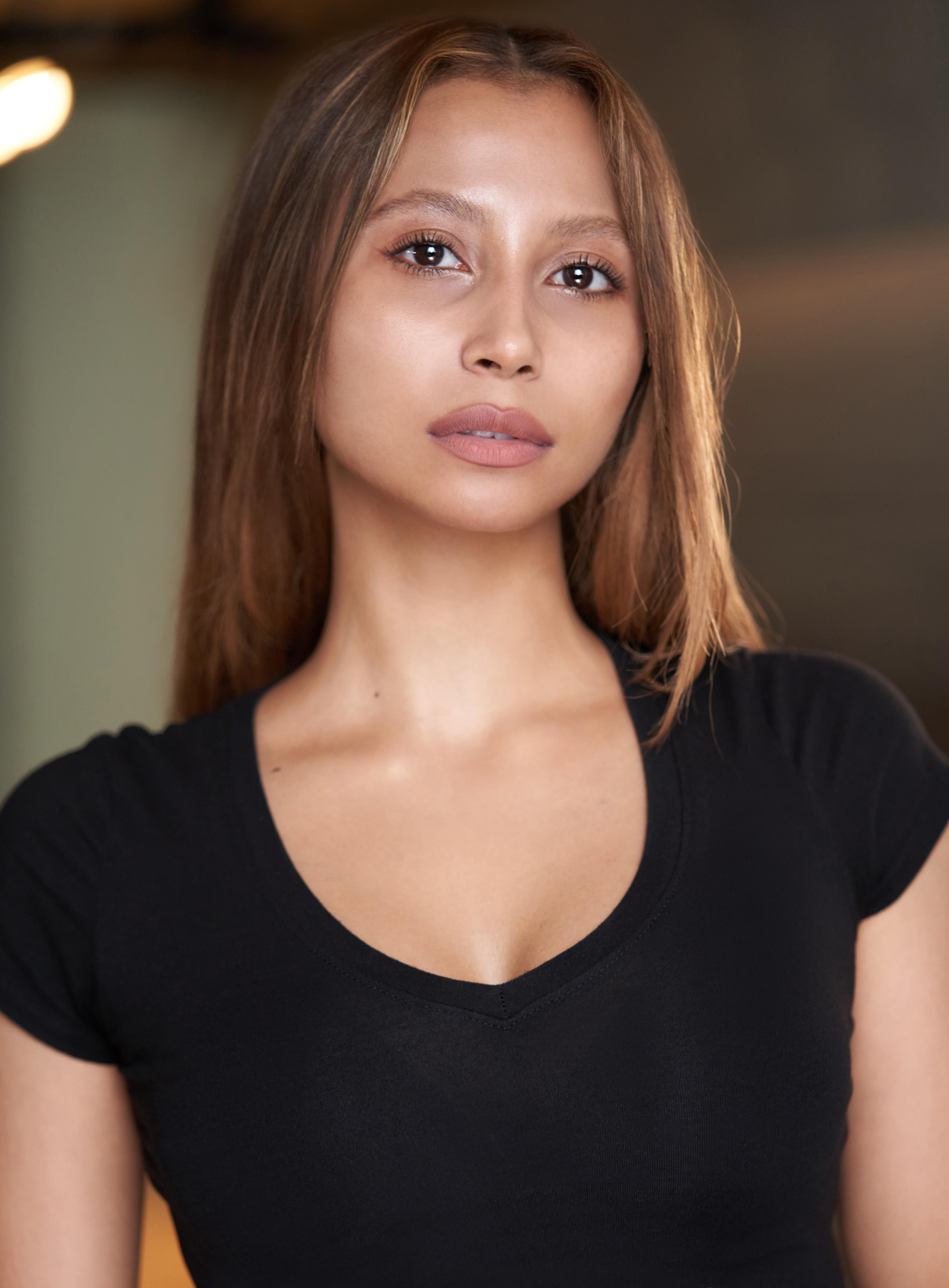 actor Alexandra Bokova large photo