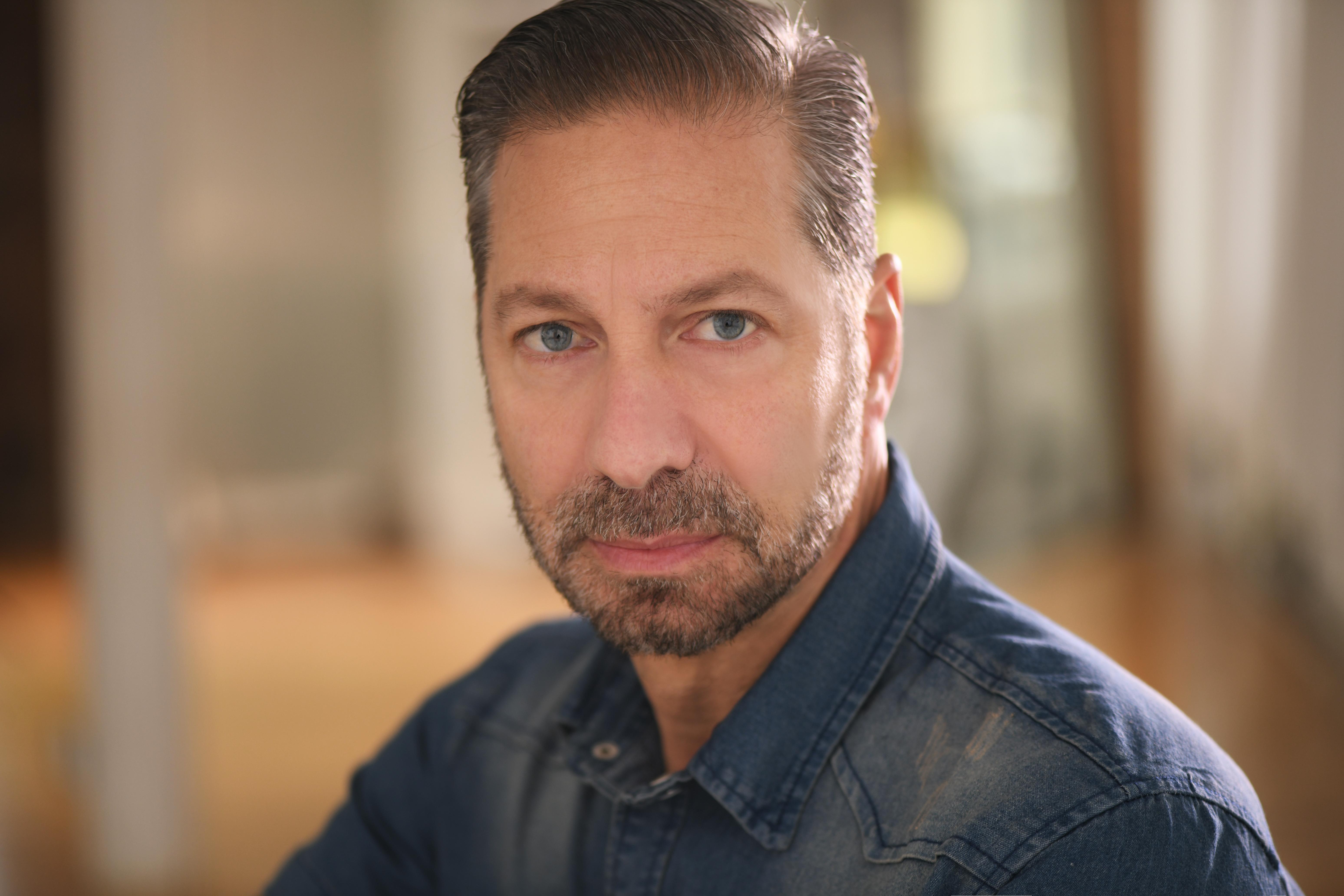 actor Frank Galdorise large photo