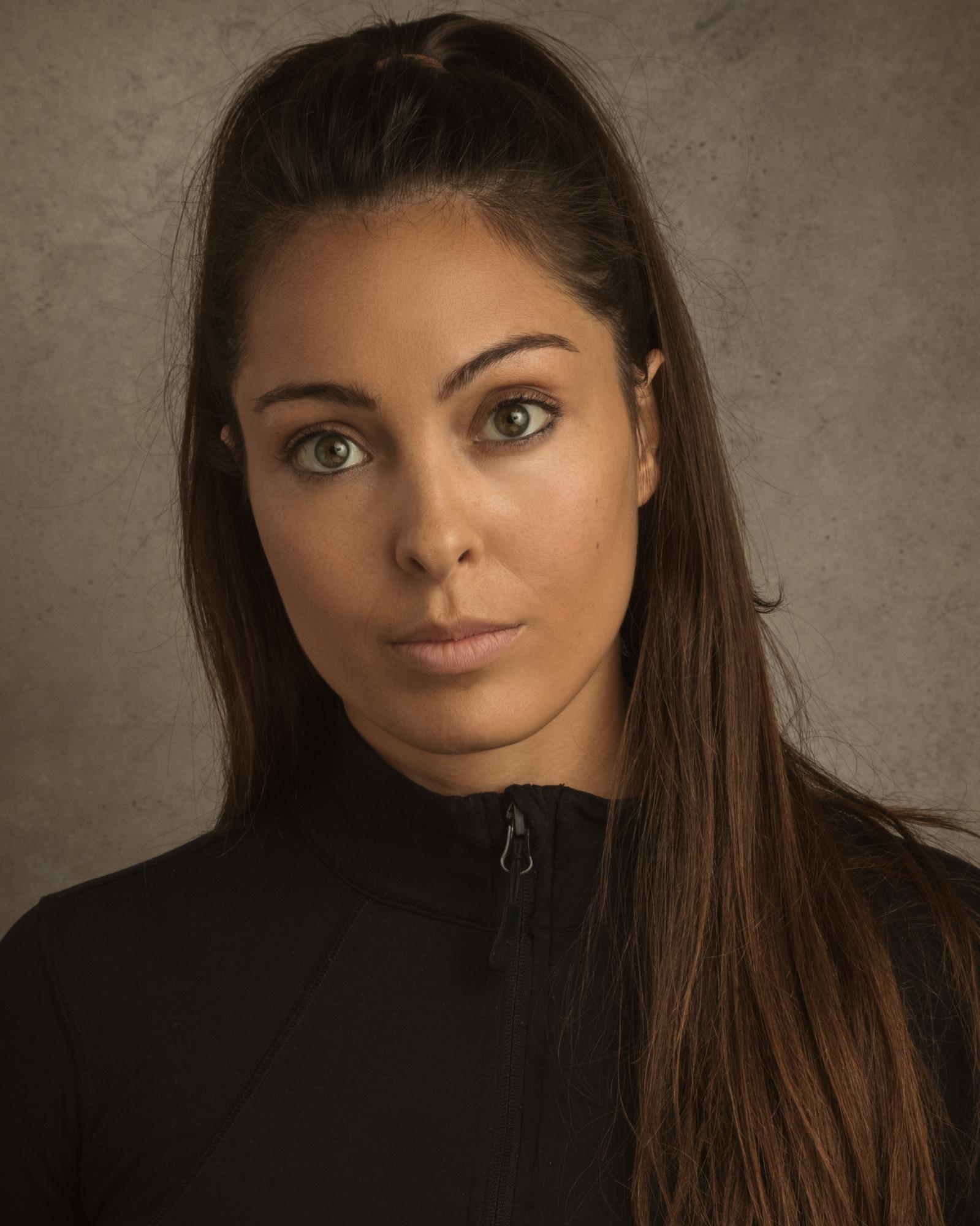 actor Sarah Naudi large photo