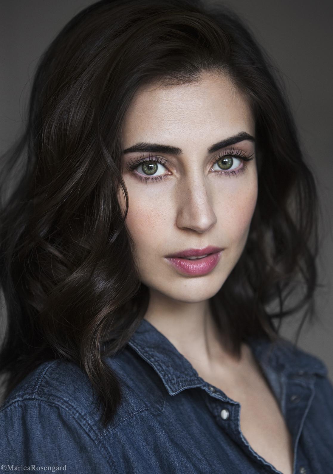 actor Dilan Gwyn large photo