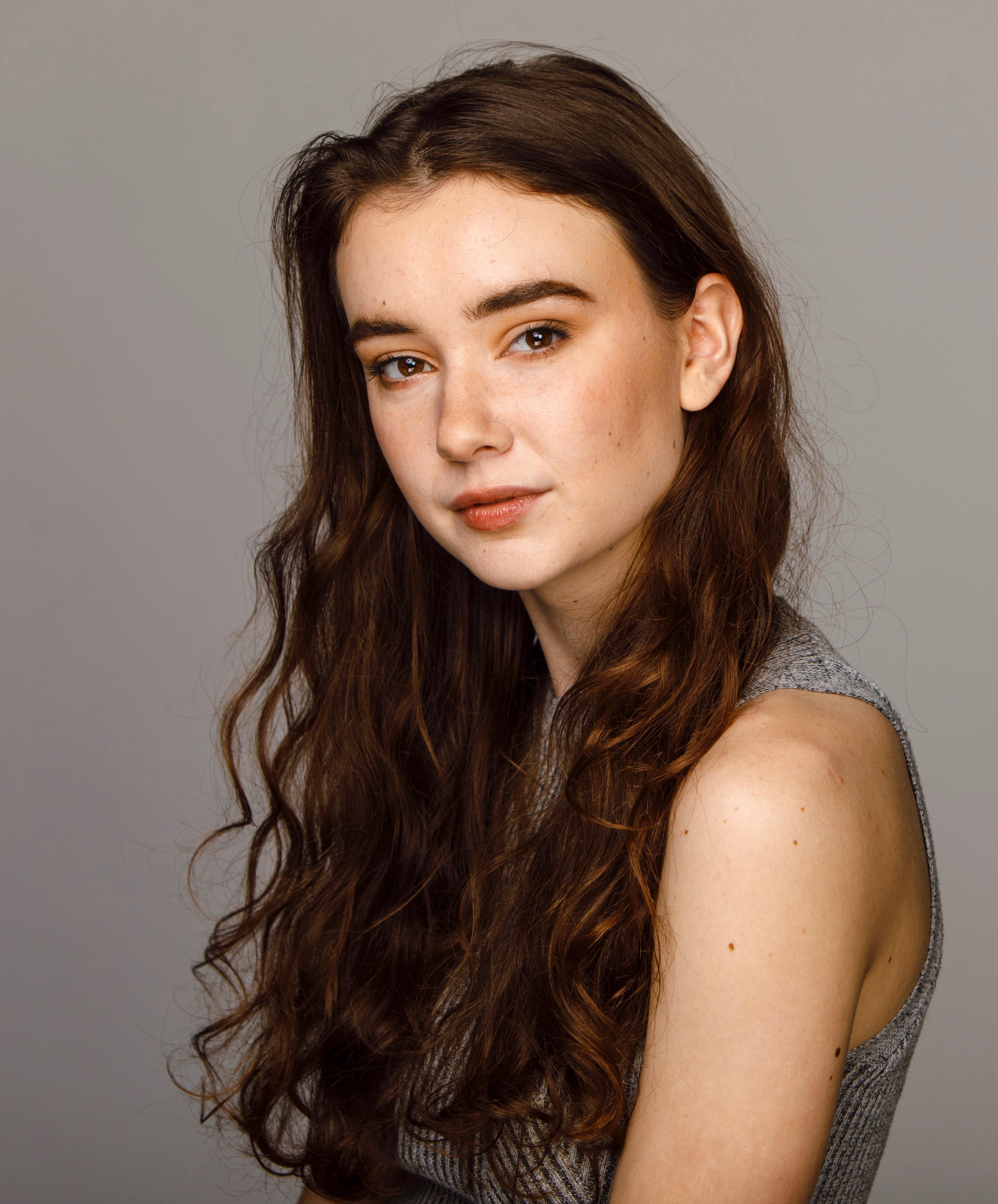 actor Alexandra Archer large photo