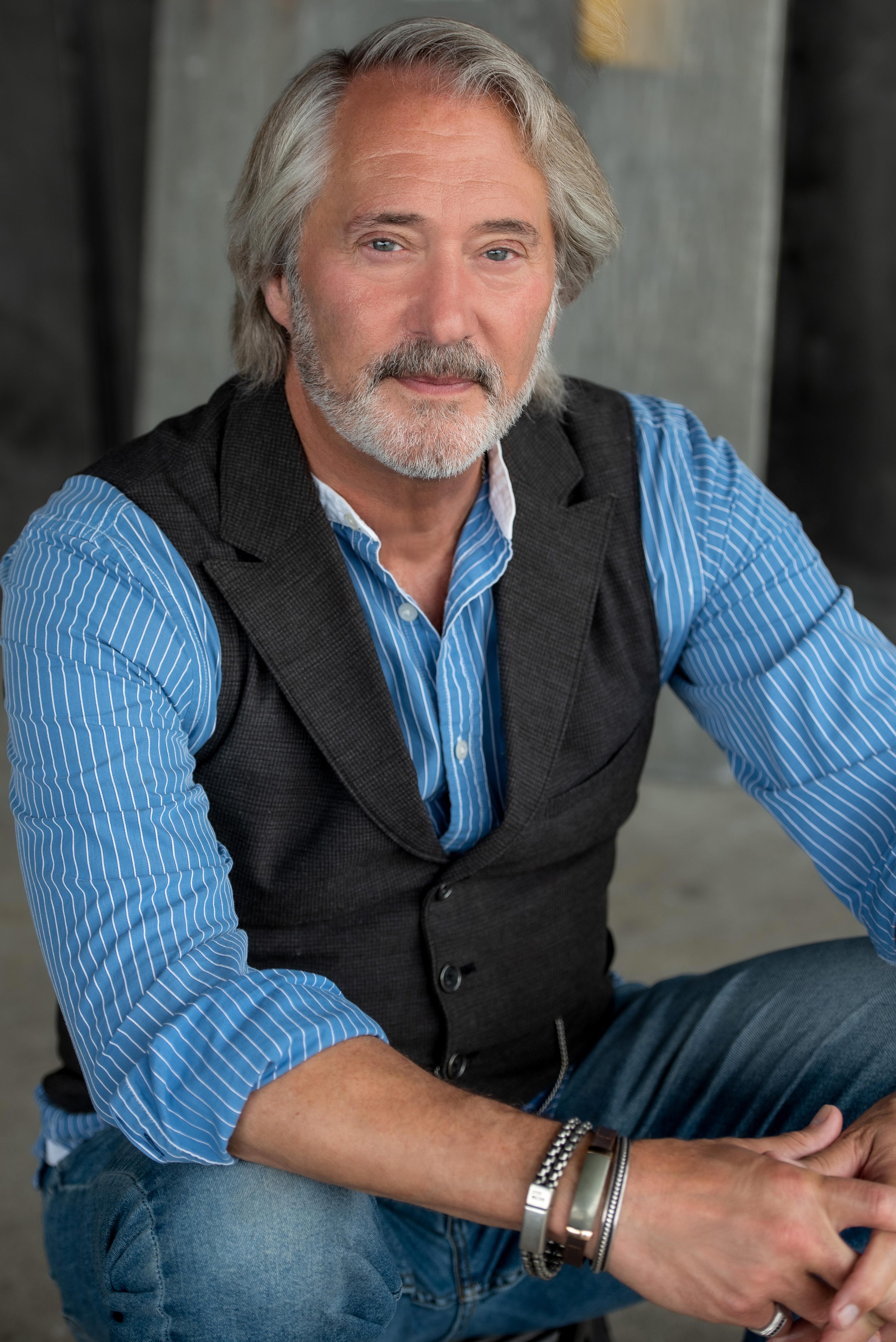 actor Victor Warren large photo