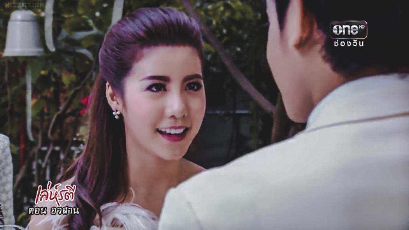 actor Esther Supreeleela large photo