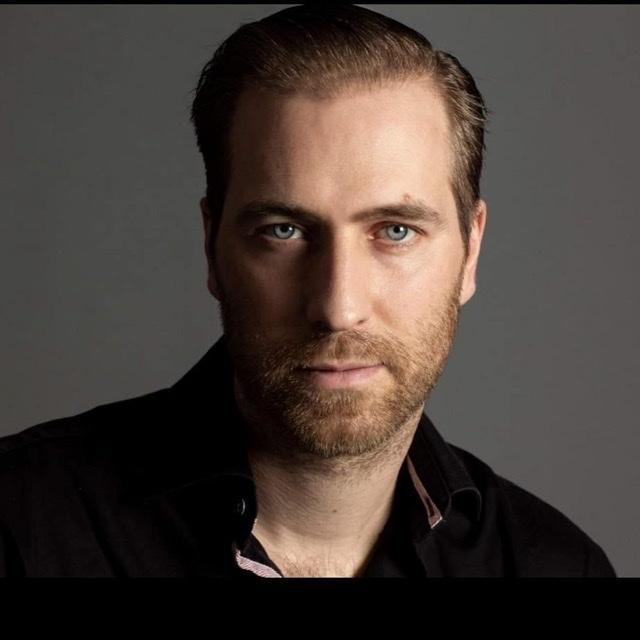 actor Andreas Vaehi large photo