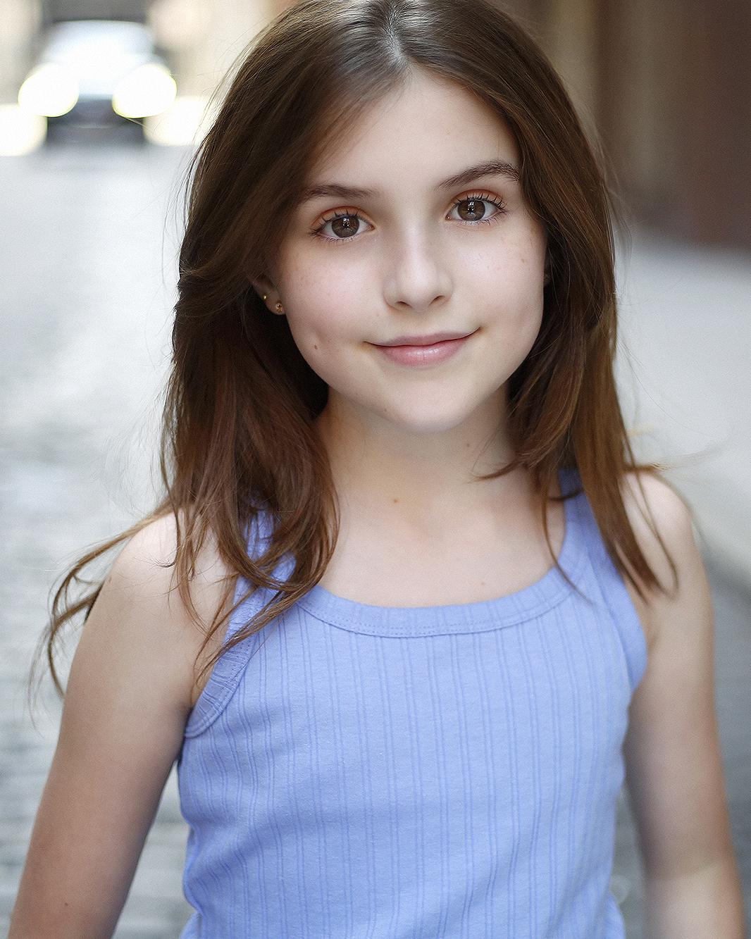 actor Juliana Davies large photo