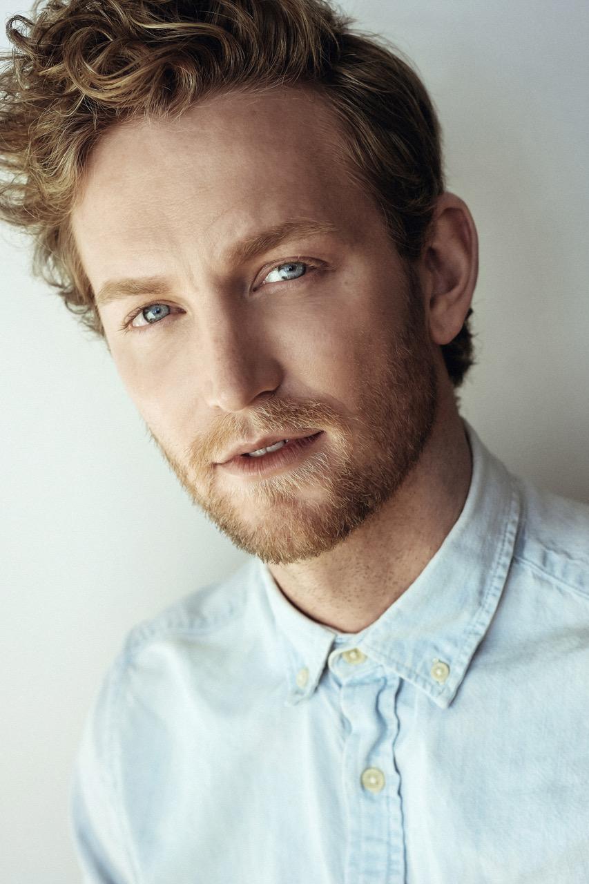 actor Shane Savage large photo