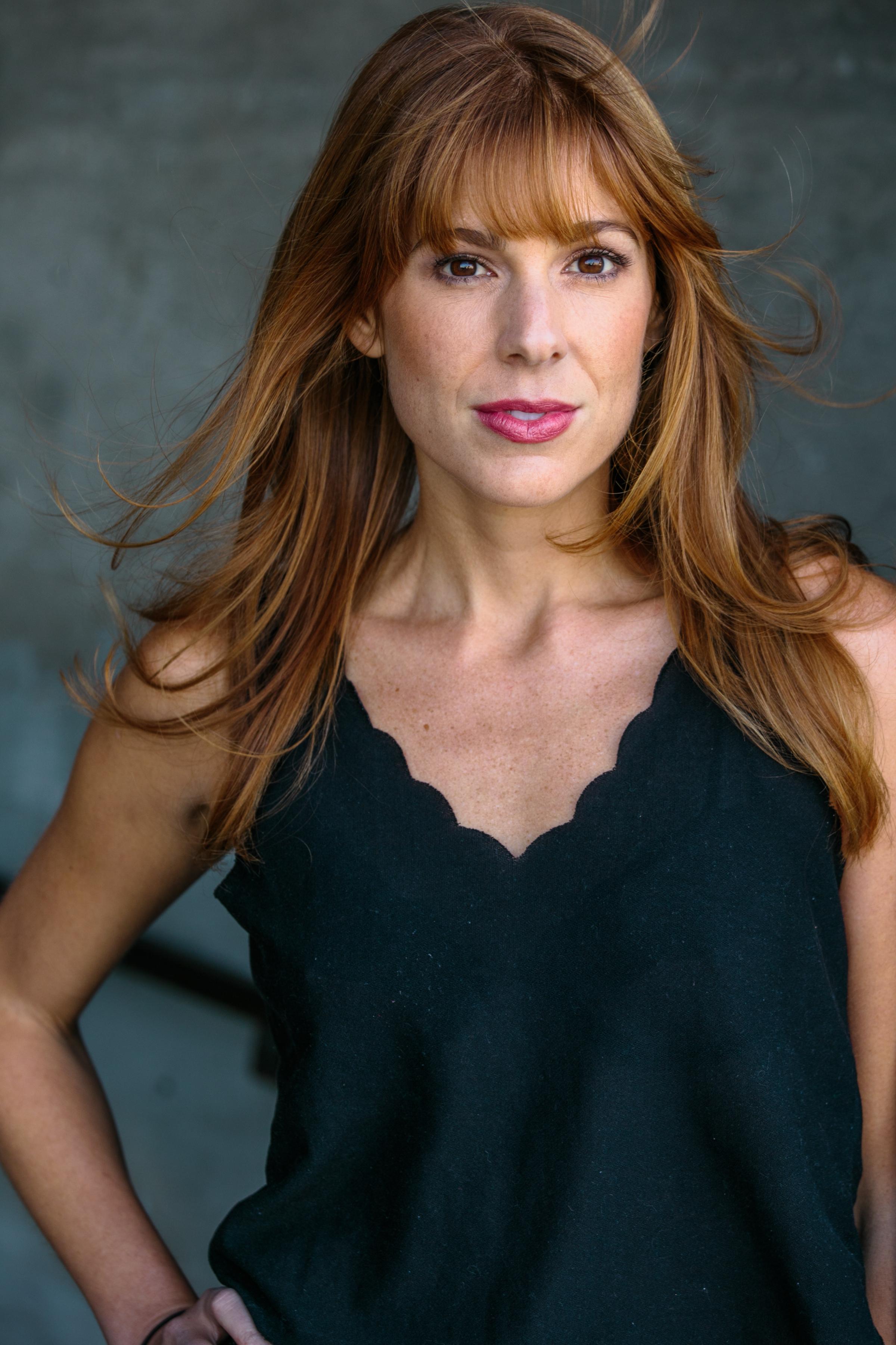 actor Heather McCallum large photo