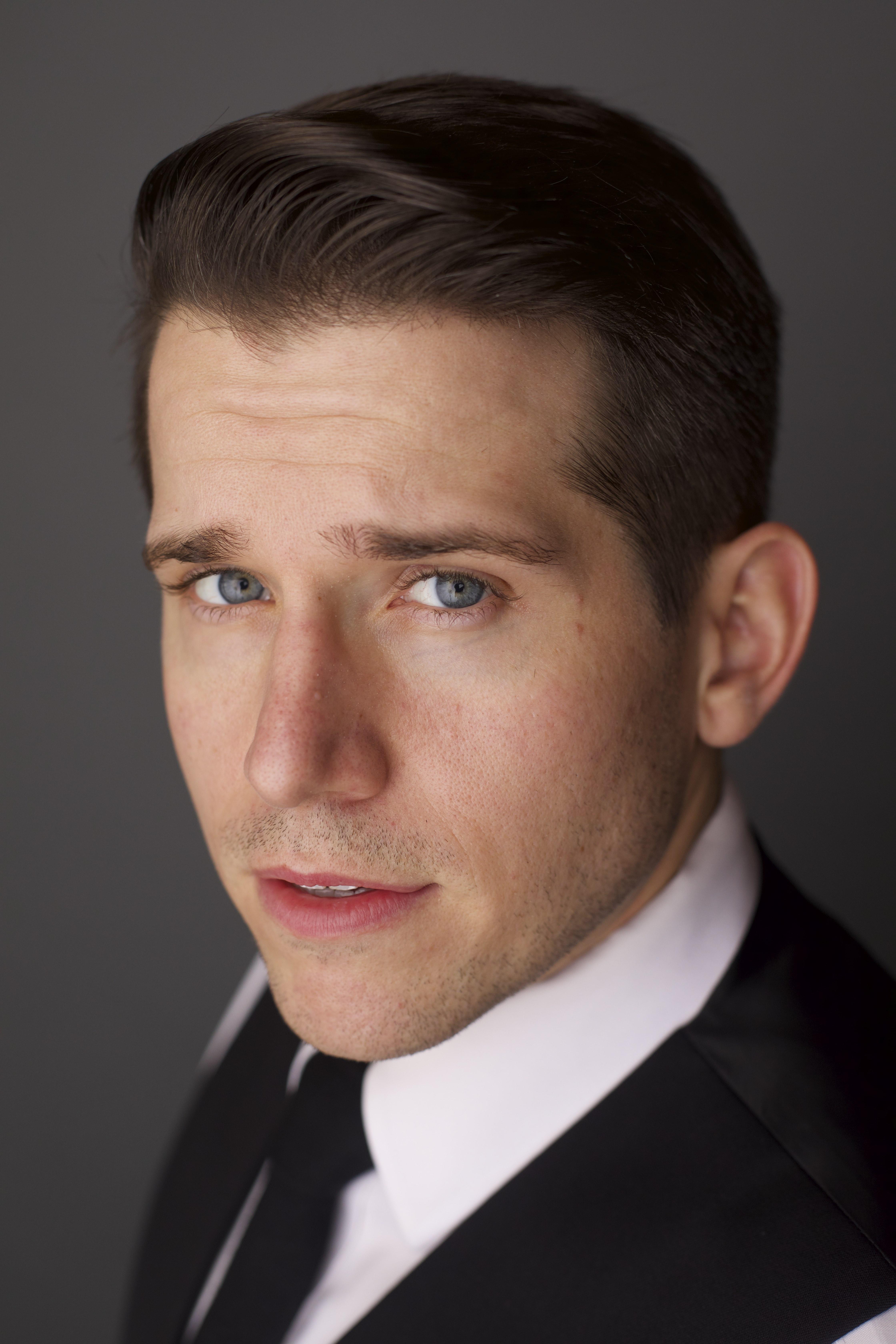 actor Von Lewis large photo