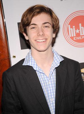 actor Henry Hodges large photo