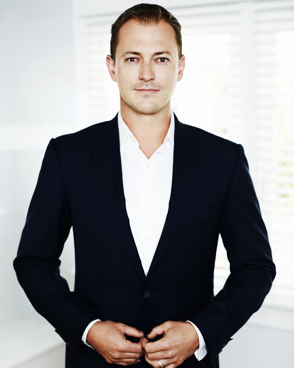 actor Blair McDonough large photo