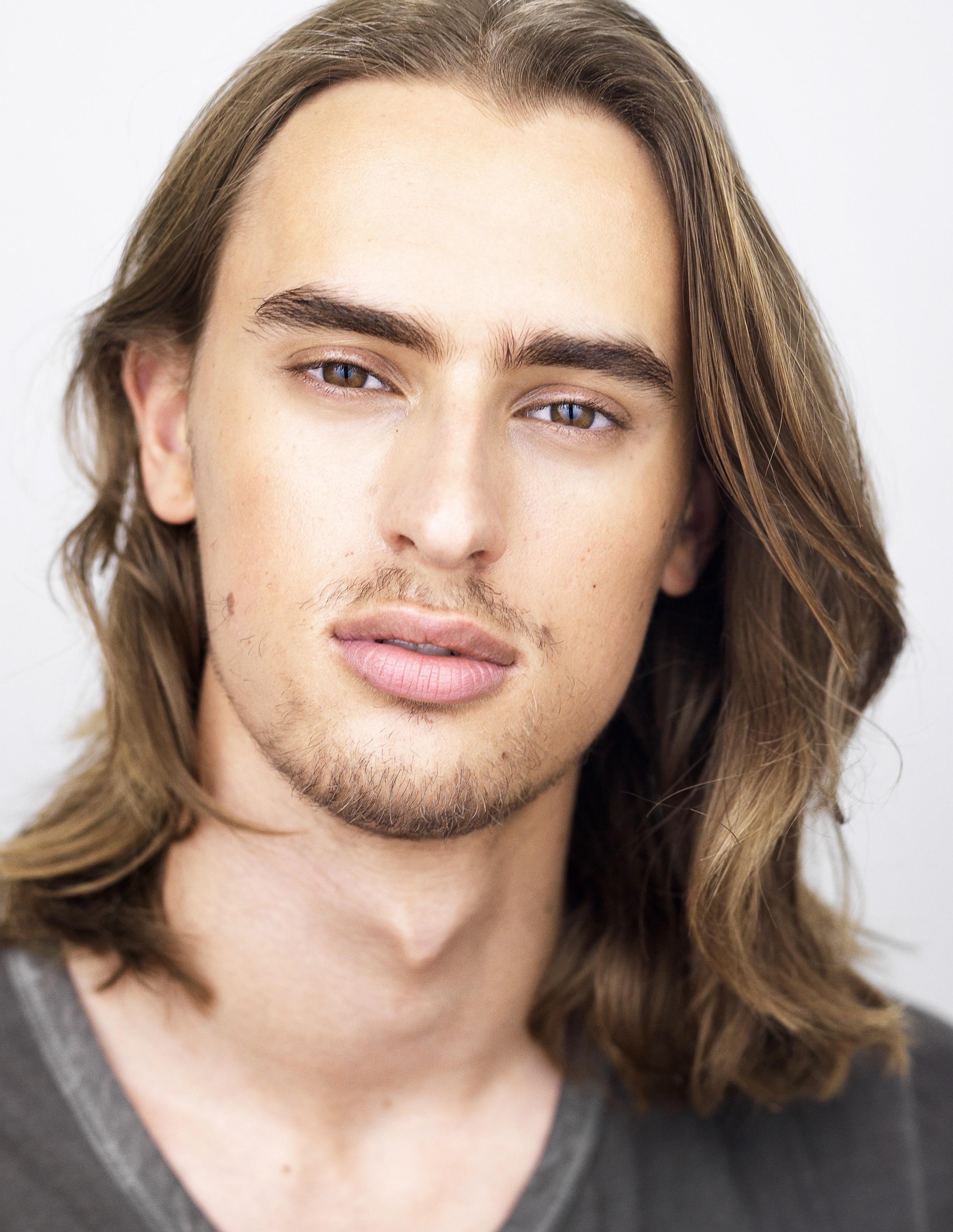 actor Daniel Kreizberg large photo