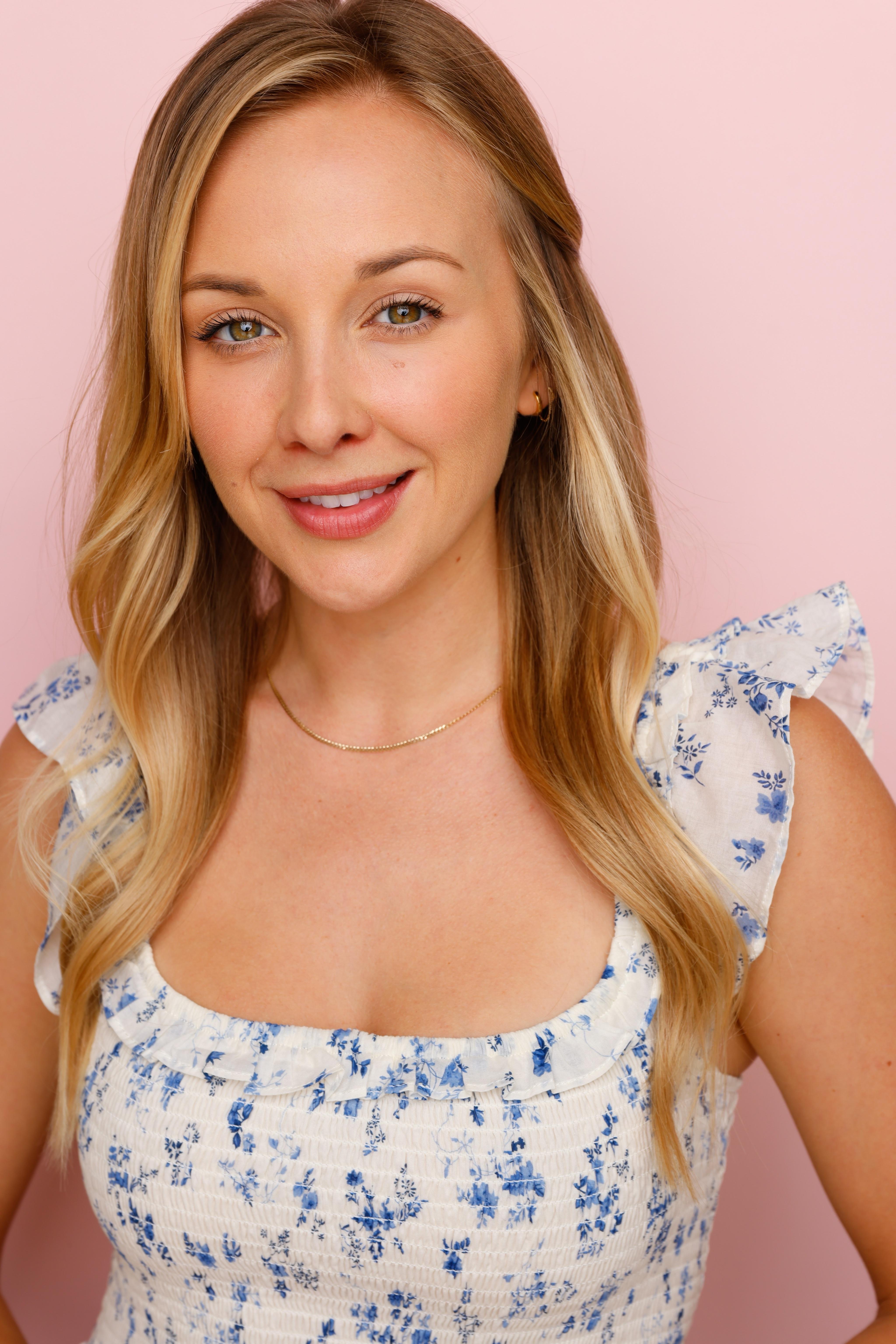 actor Monette Moio large photo