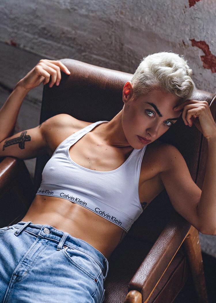 actor Natalie Liconti large photo