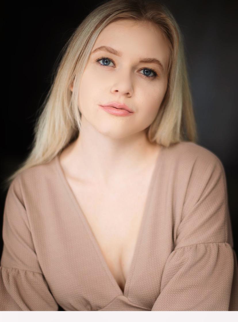 actor Emily Pedone large photo