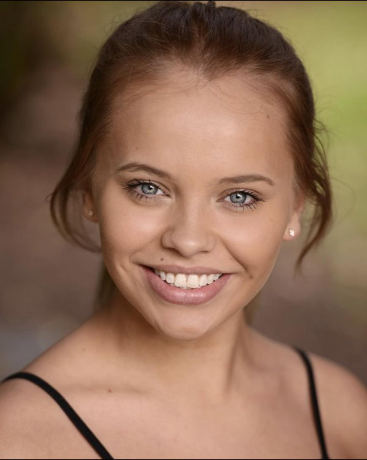 actor Tia Noakes large photo