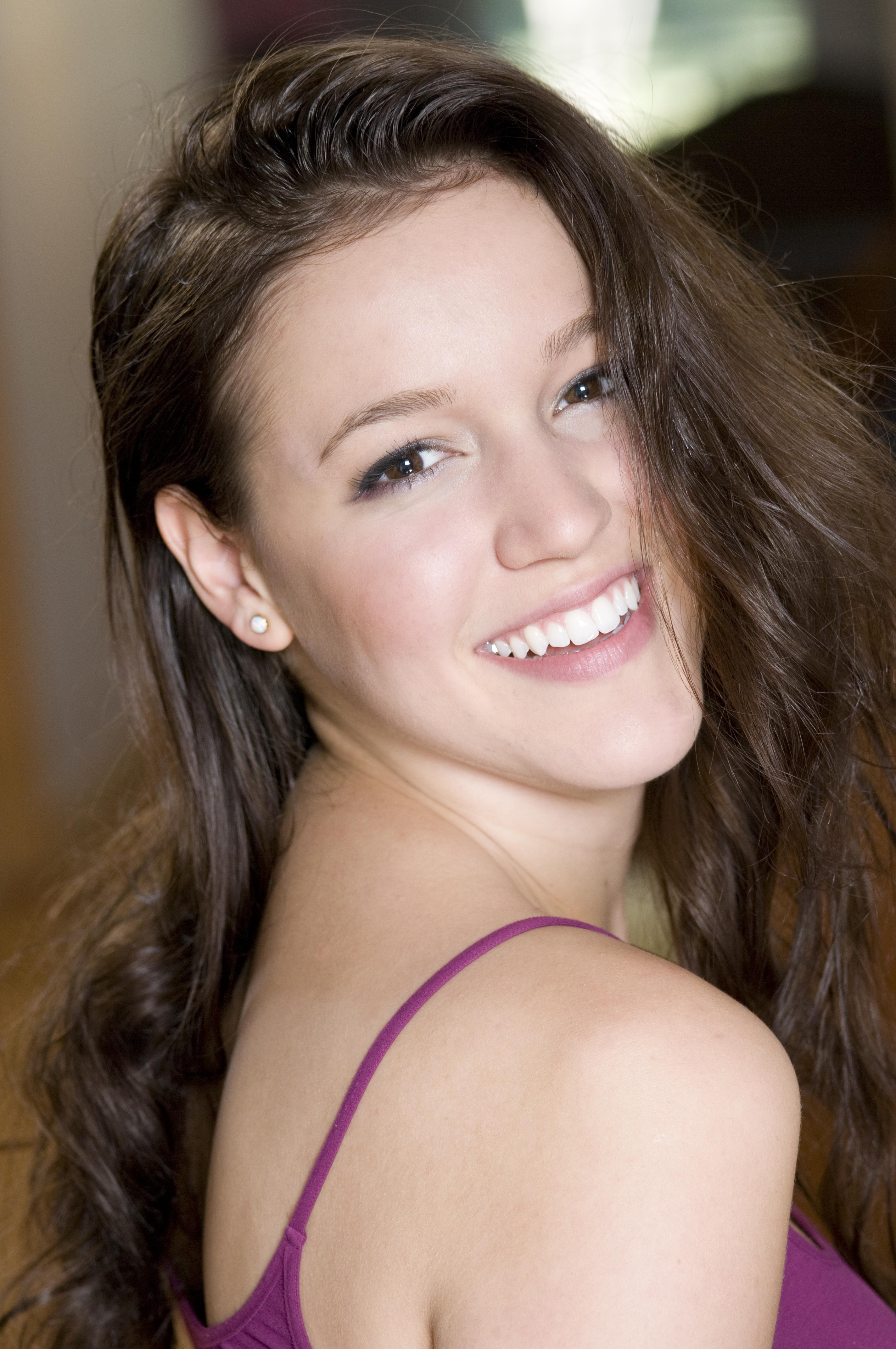 actor Olivia Harris large photo