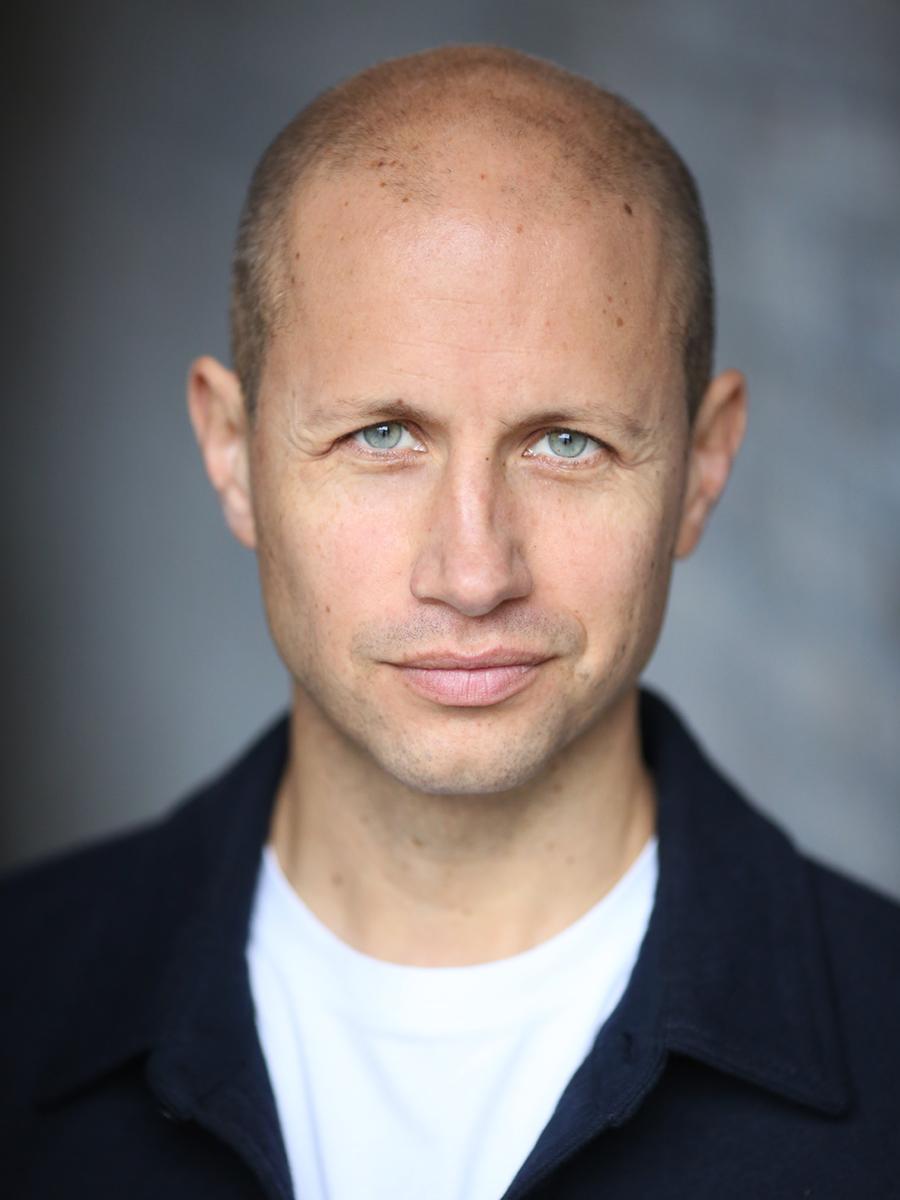 actor Benjamin Davies large photo