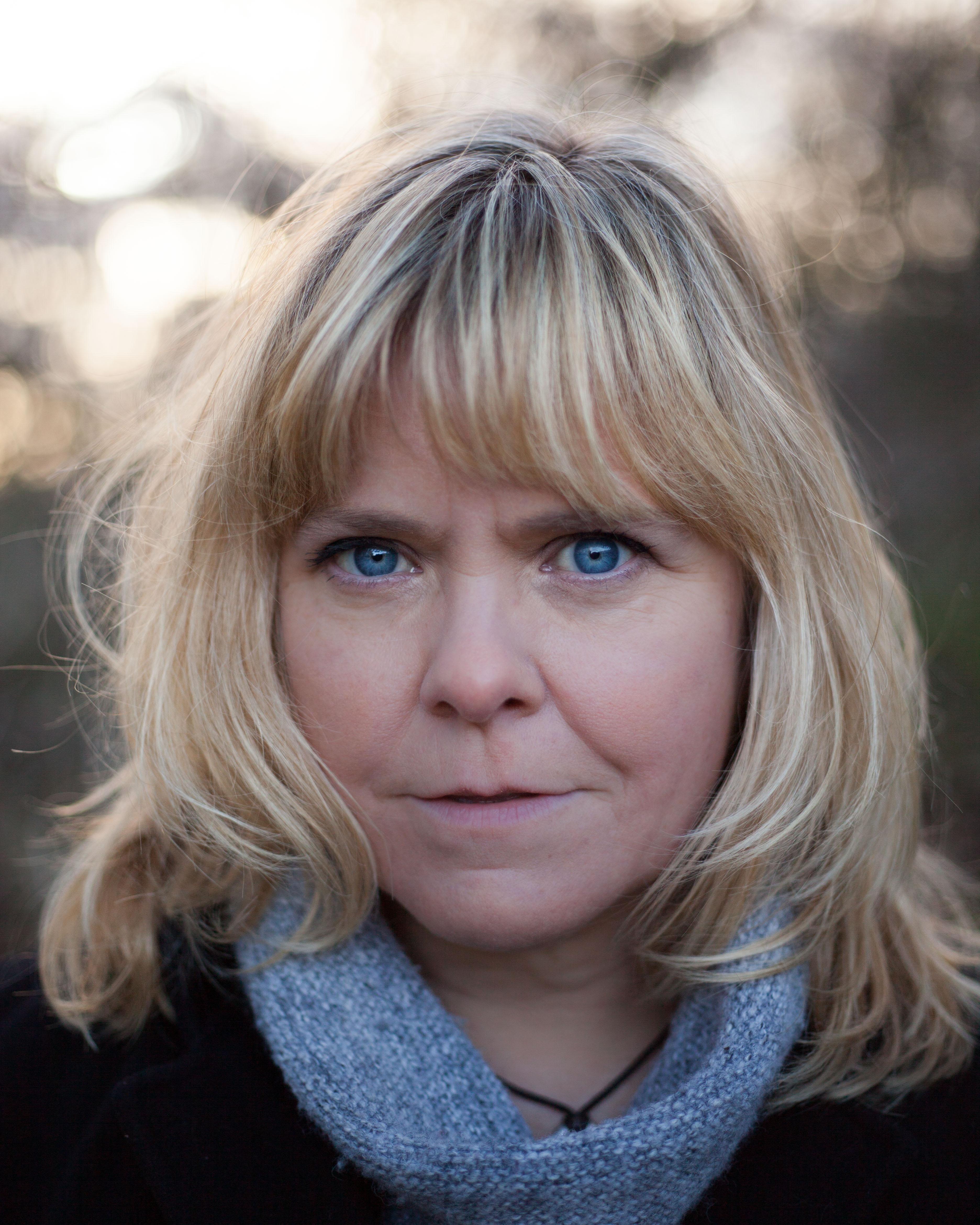 actor Lizzie Roper large photo