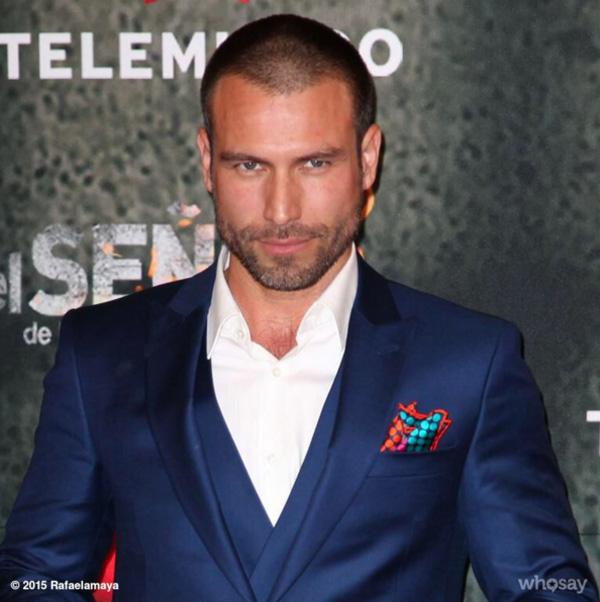 actor Rafael Amaya large photo