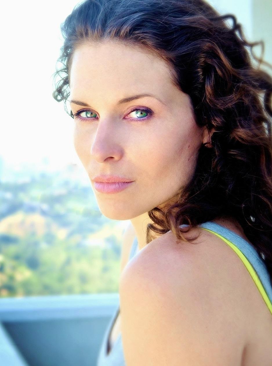 actor Holly Elissa large photo