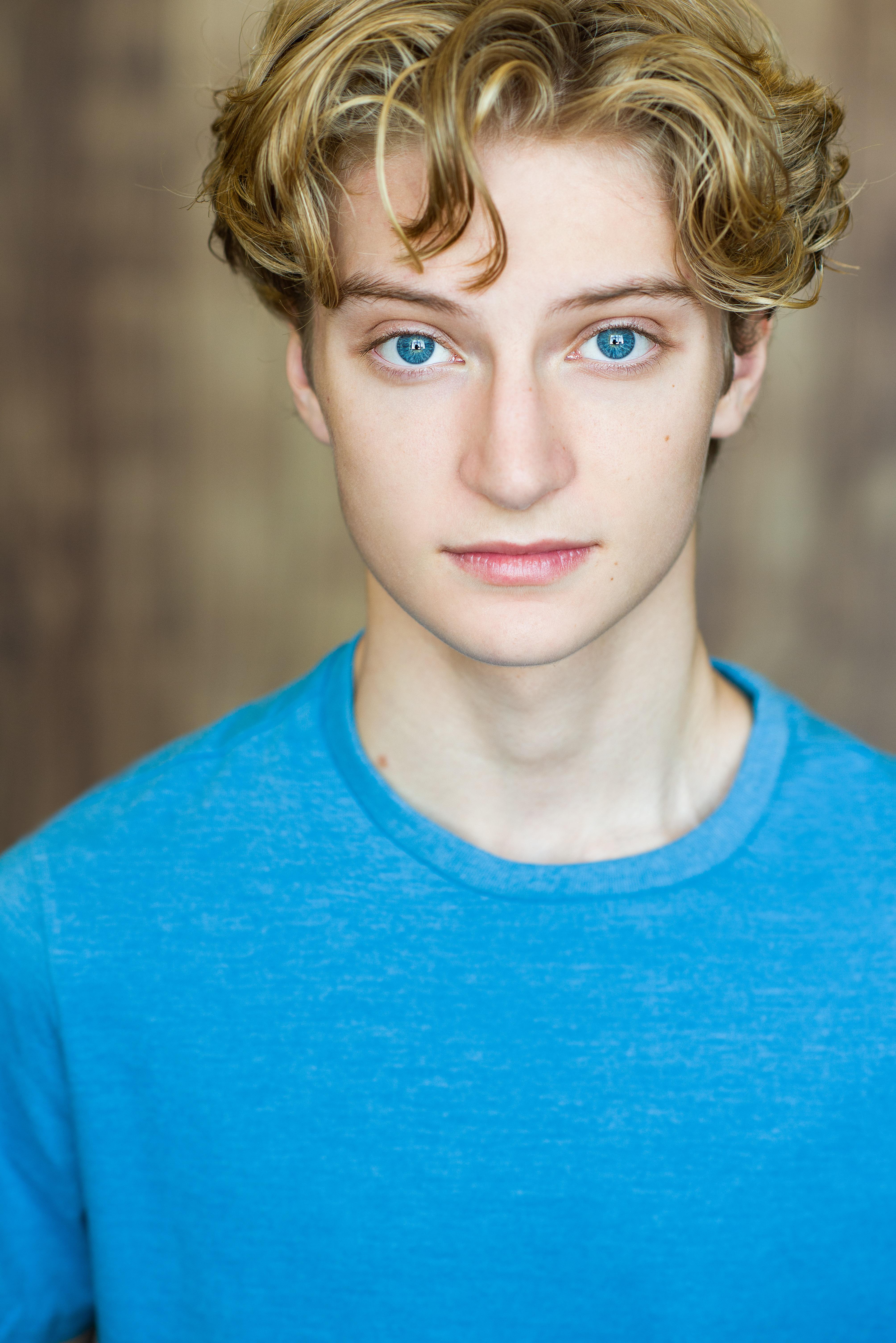 actor Addison Chandler large photo