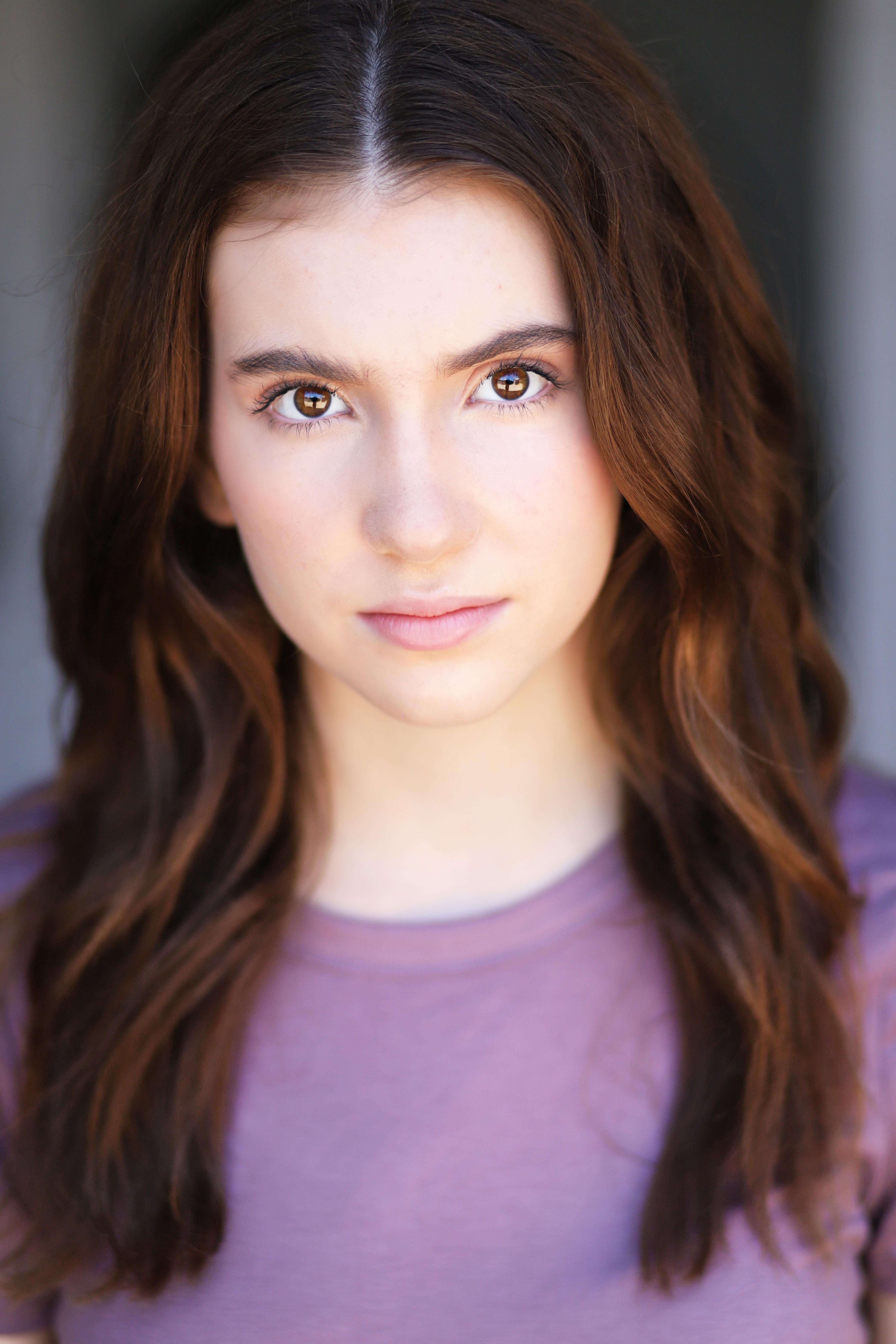 actor Sophie Proctor large photo