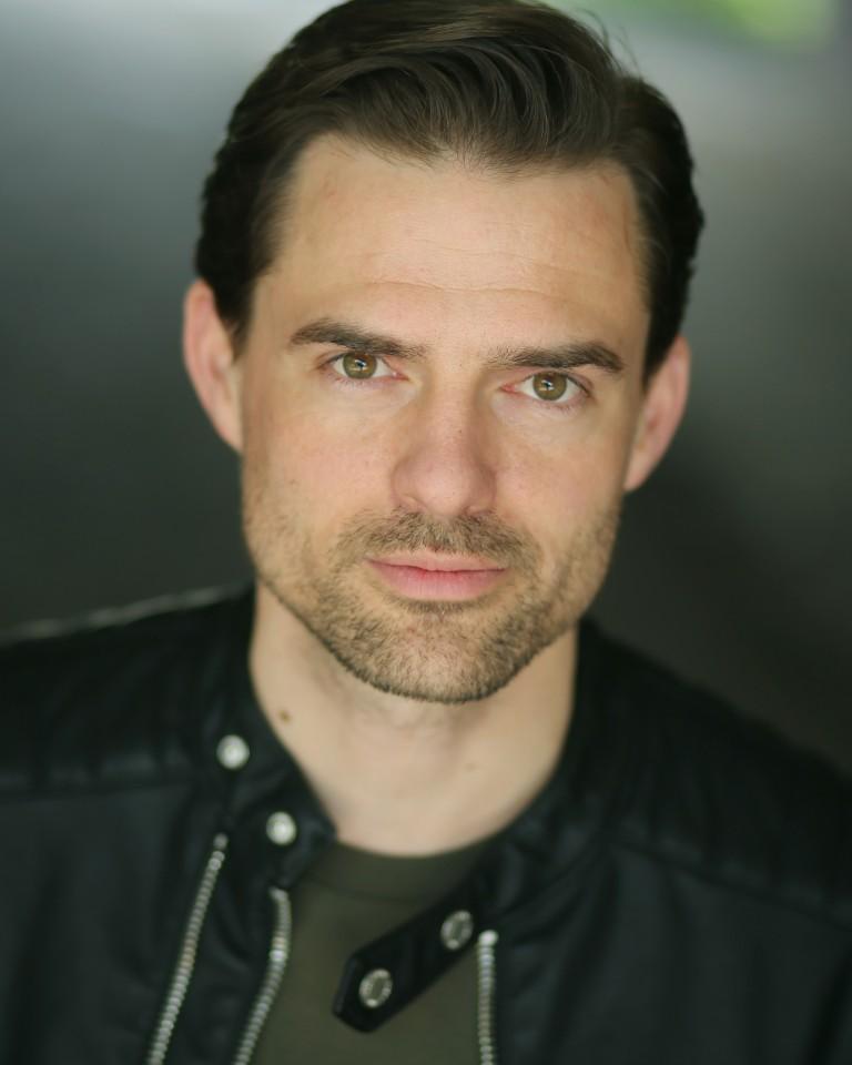 actor Richard Cambridge large photo