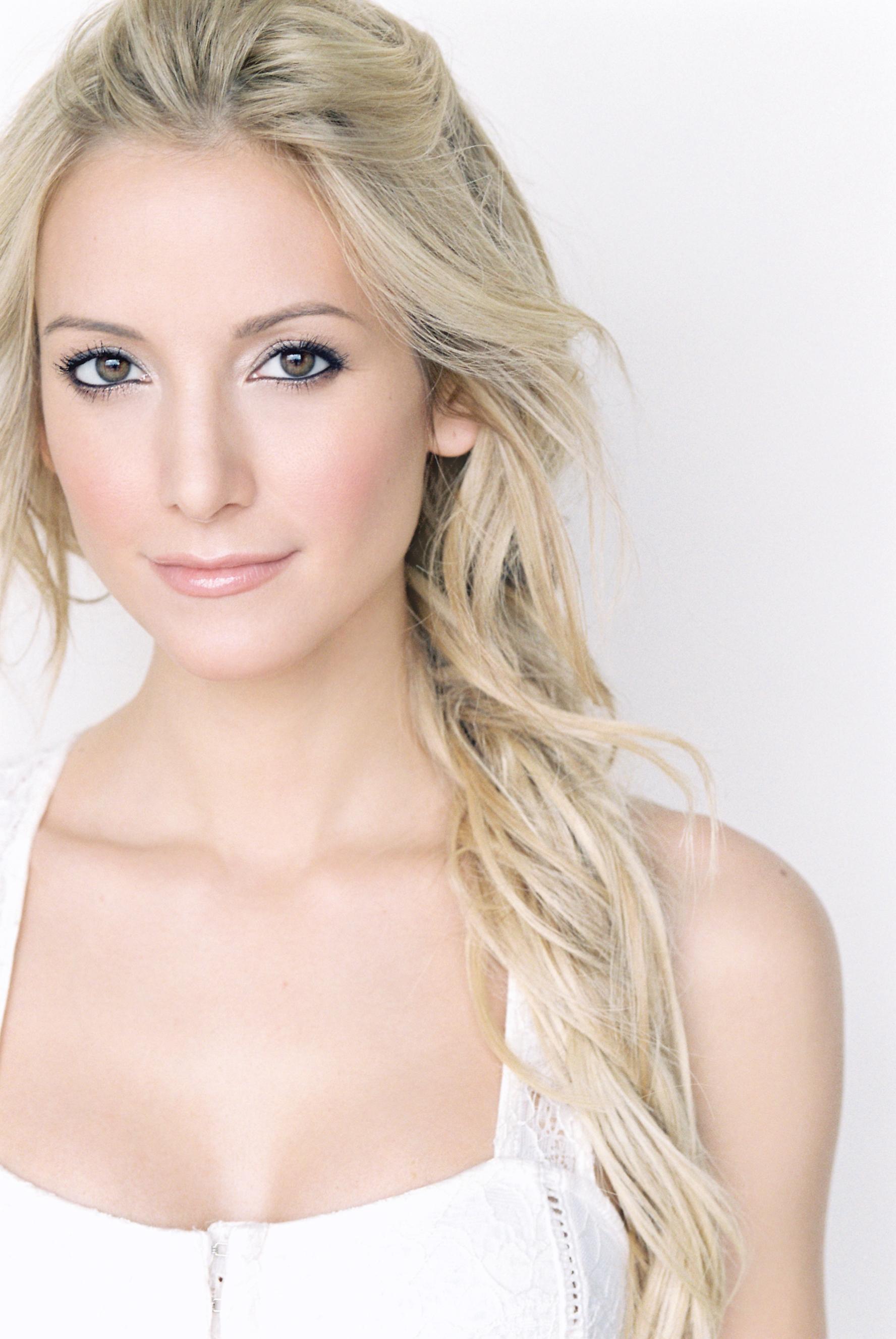 actor Nikki BreAnne Wells large photo